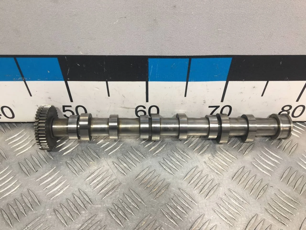 [Б/У] Распредвал выпускной левый 4-6 - незначительные раковины [ХОРОШЕЕ] [Код: 00643823 ]