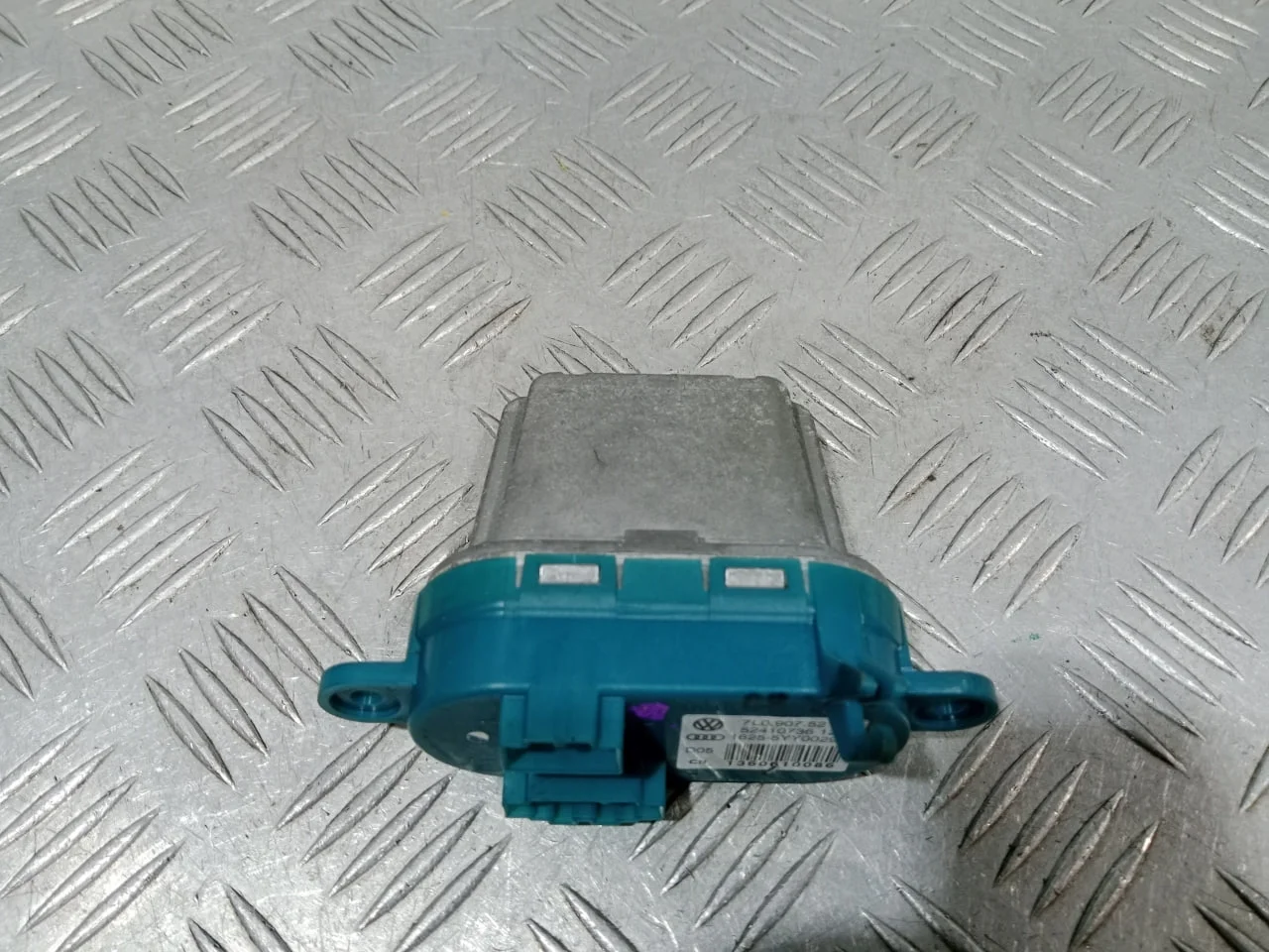 [Б/У] Резистор отопителя [Код: 00670911 ]