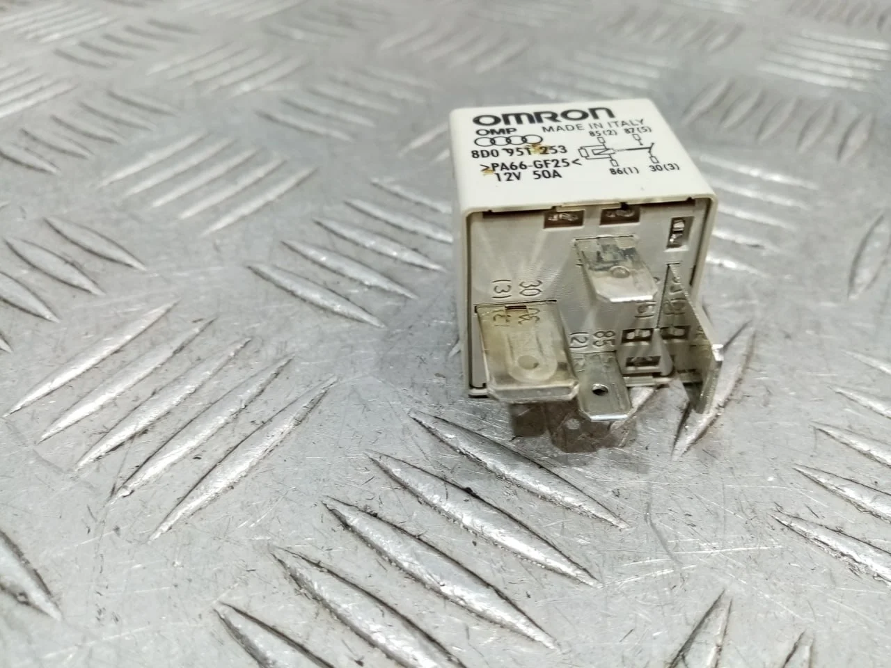 [Б/У] Реле 4 контакта [Код: 00647490 ]