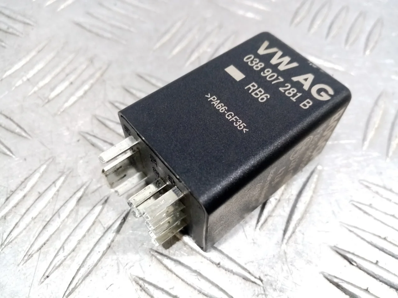 [Б/У] Реле свечей накала [Код: 00533031 ]