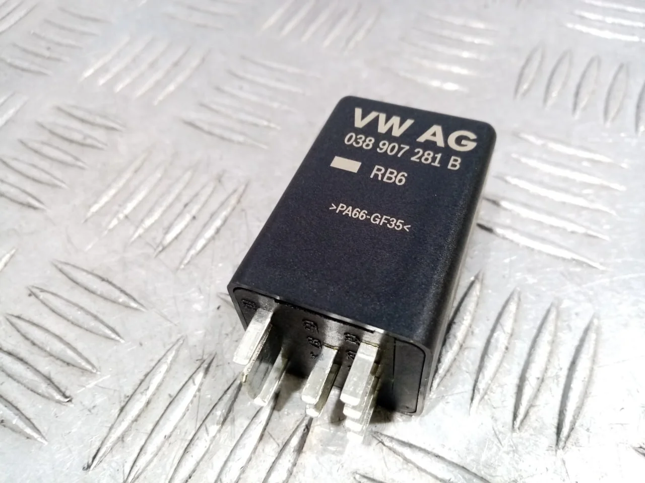 [Б/У] Реле свечей накала [Код: 00533033 ]