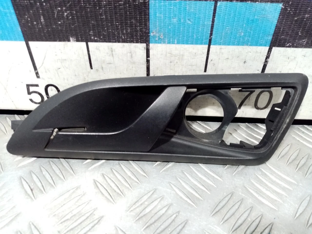 [Б/У] Ручка двери задней внутренняя левая [Код: 00603483 ]