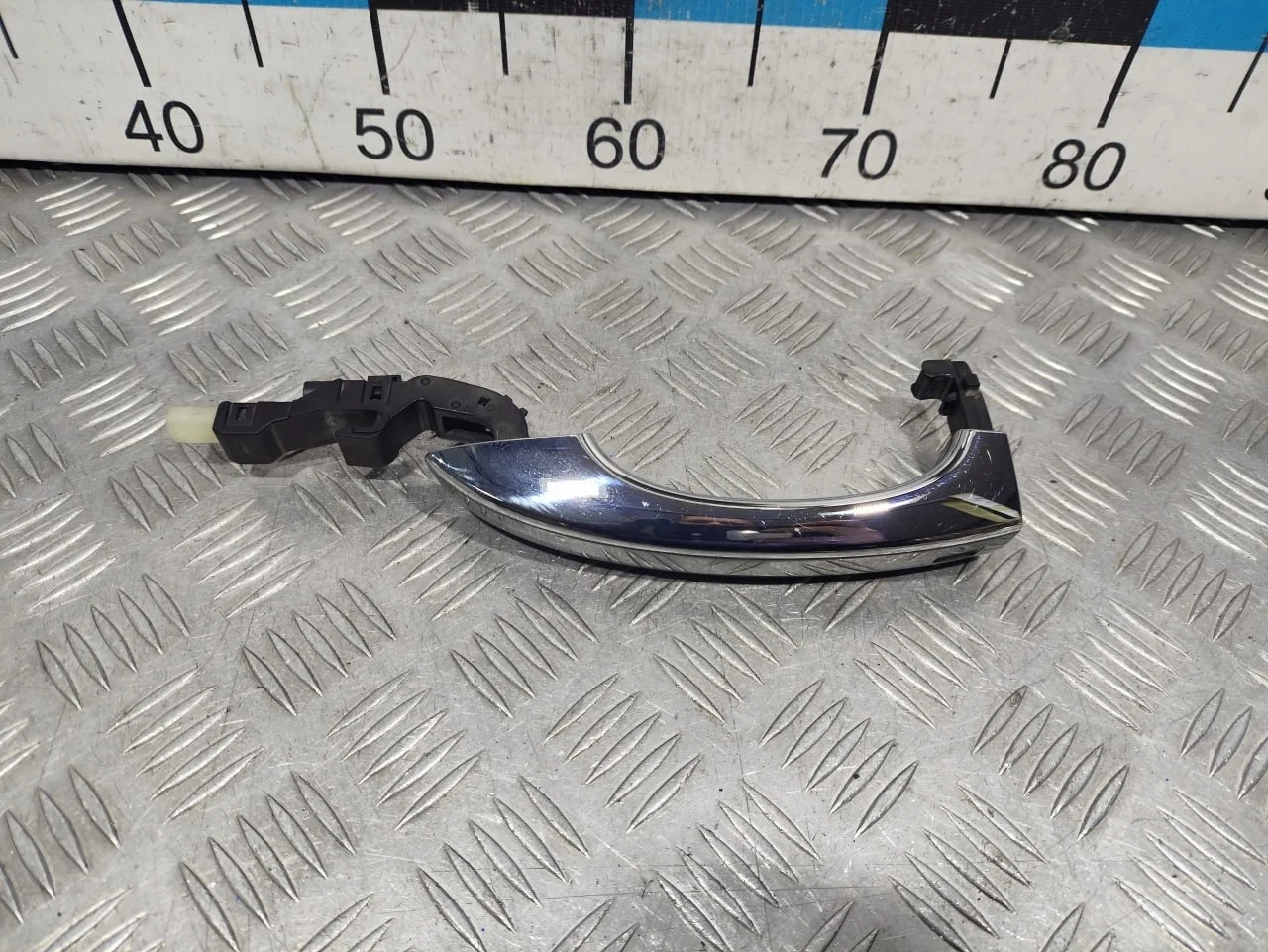 [Б/У] Ручка двери наружная левая Audi A6 [Код: 00601527 ]