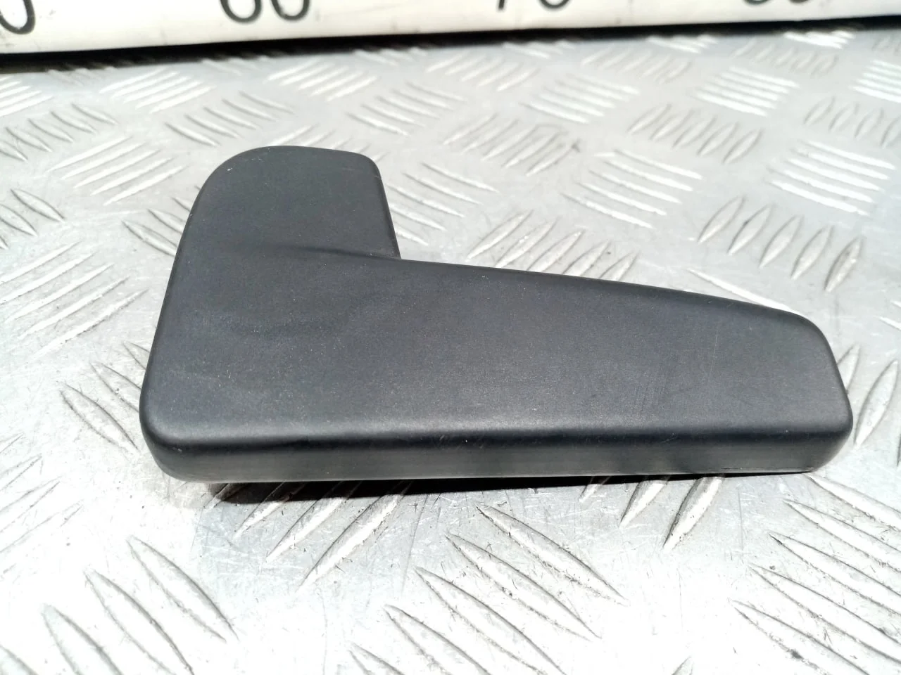 [Б/У] Ручка открывания капота [Код: 00646300 ]