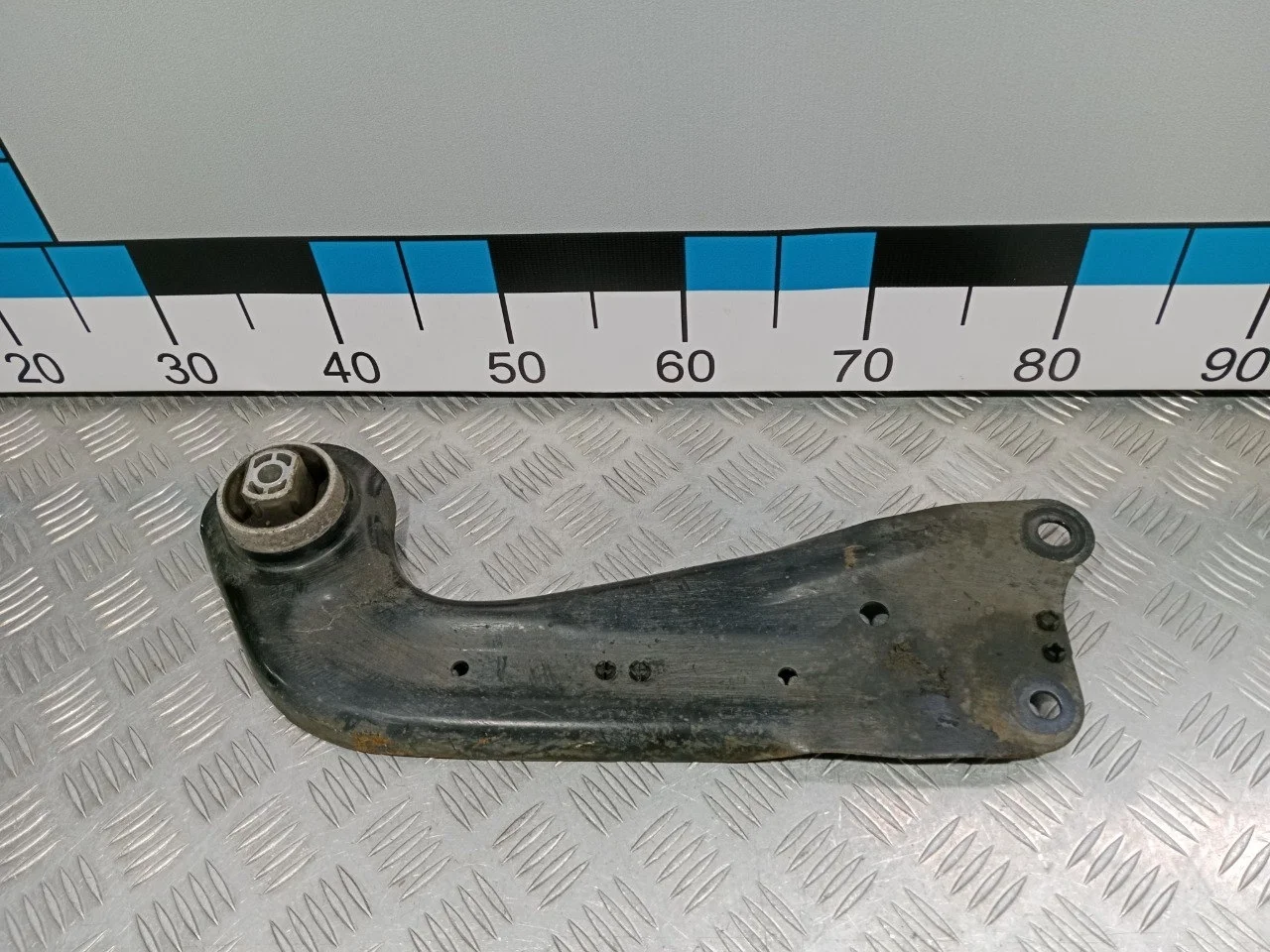 [Б/У] Рычаг задний продольный левый [Код: 00612688 ]