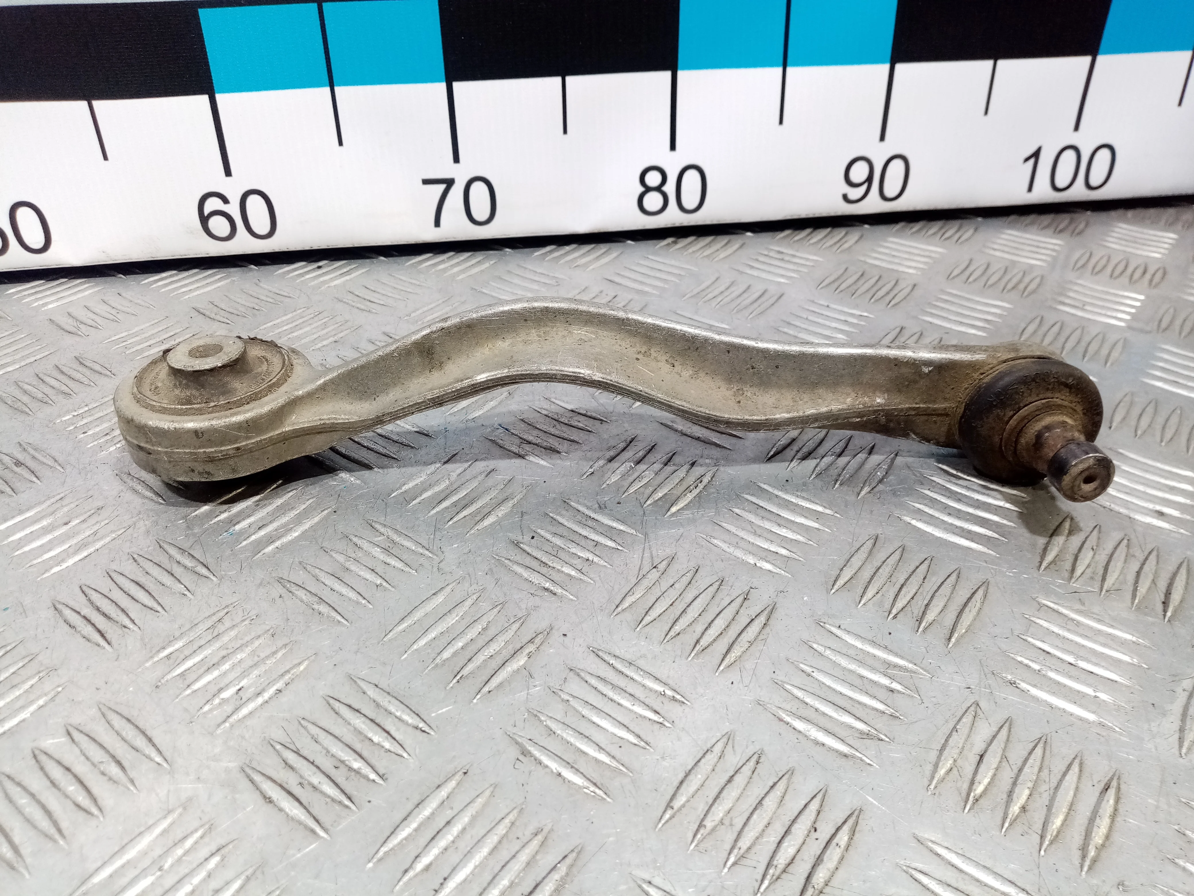 [Б/У] Рычаг передний верхний правый задний VAG [Код: 00410841 ]