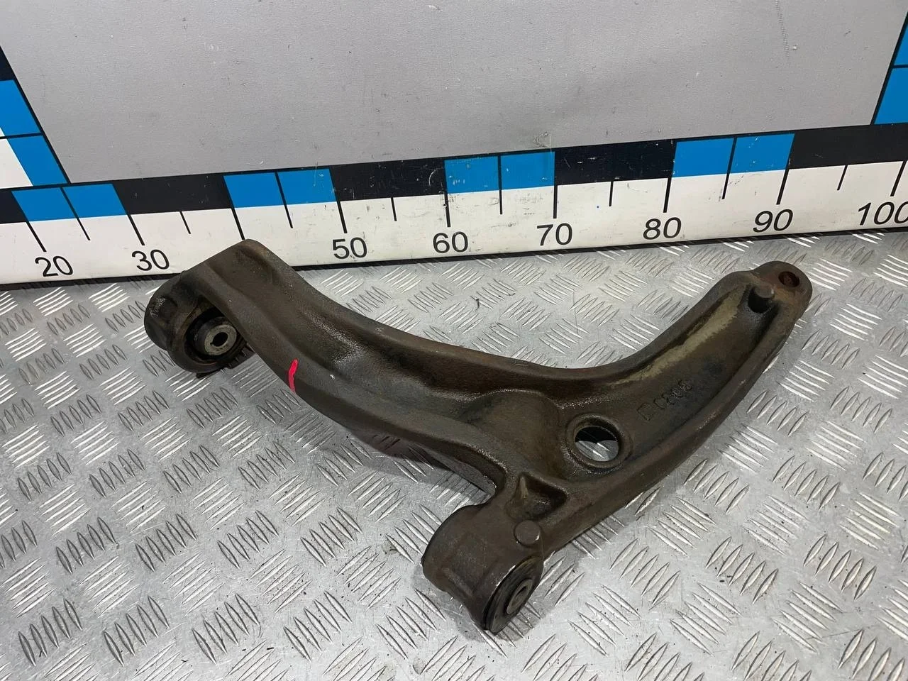 [Б/У] Рычаг передний правый VW Transporter T5 [Код: 00685810 ]