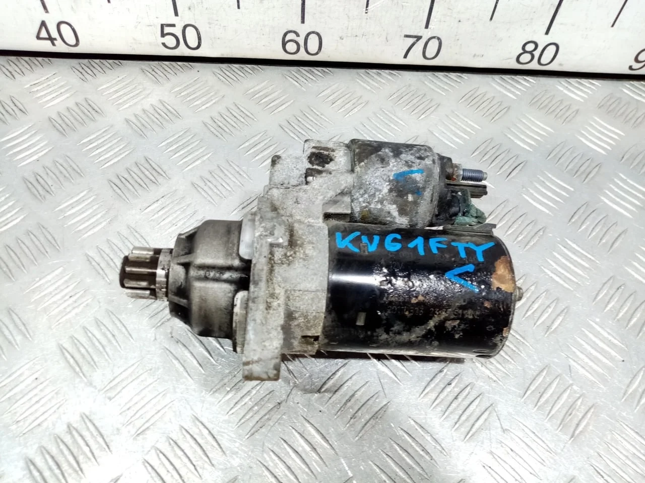[Б/У] Стартер 12В / 1.1кВт VAG - Скол на разъеме [Незначительные дефекты] [Код: 00582618 ]