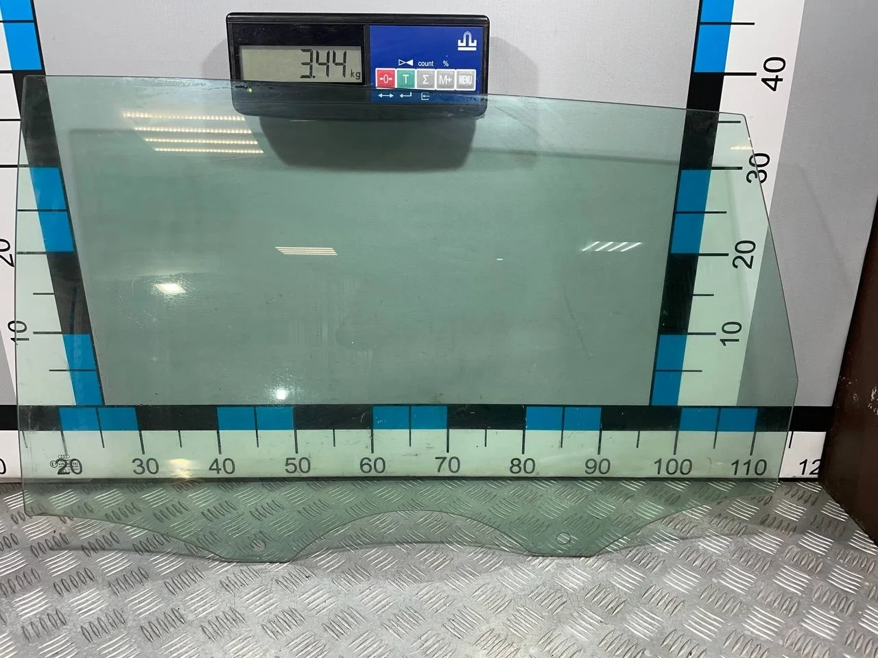 [Б/У] Стекло двери задней левой Audi Q7 4L [Код: 00663512 ]