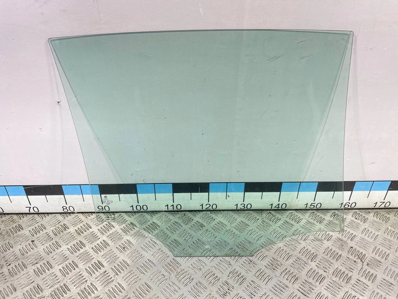 [Б/У] Стекло двери задней левой VW Golf VI 2009-2013 [Код: 00529281 ]