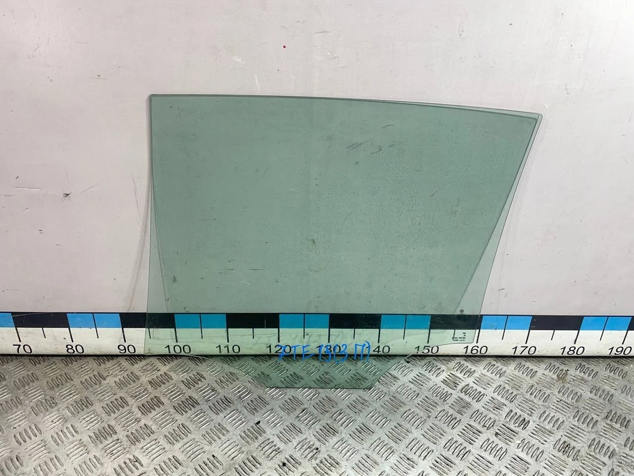 [Б/У] Стекло двери задней правой VW Golf VI [Код: 00594798 ]