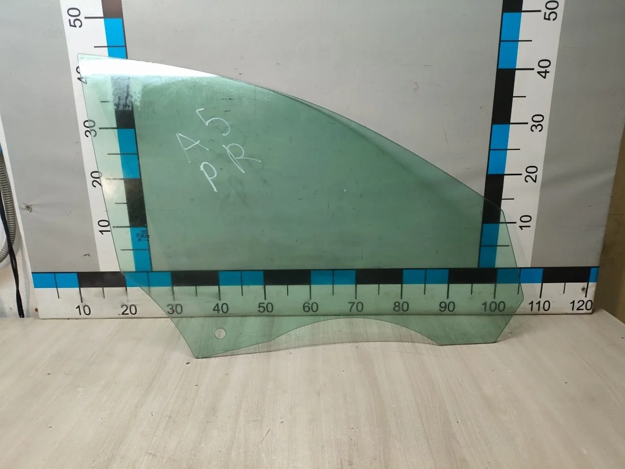 [Б/У] Стекло двери передней правой зеленое Audi A5 [Код: 00528300 ]