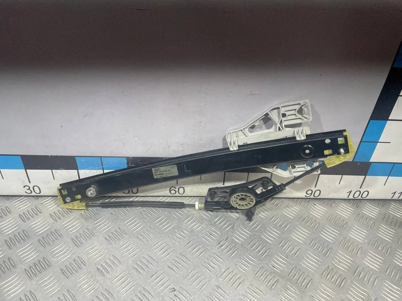 [Б/У] Стеклоподъемник электрический задний левый [Код: 00585341 ]