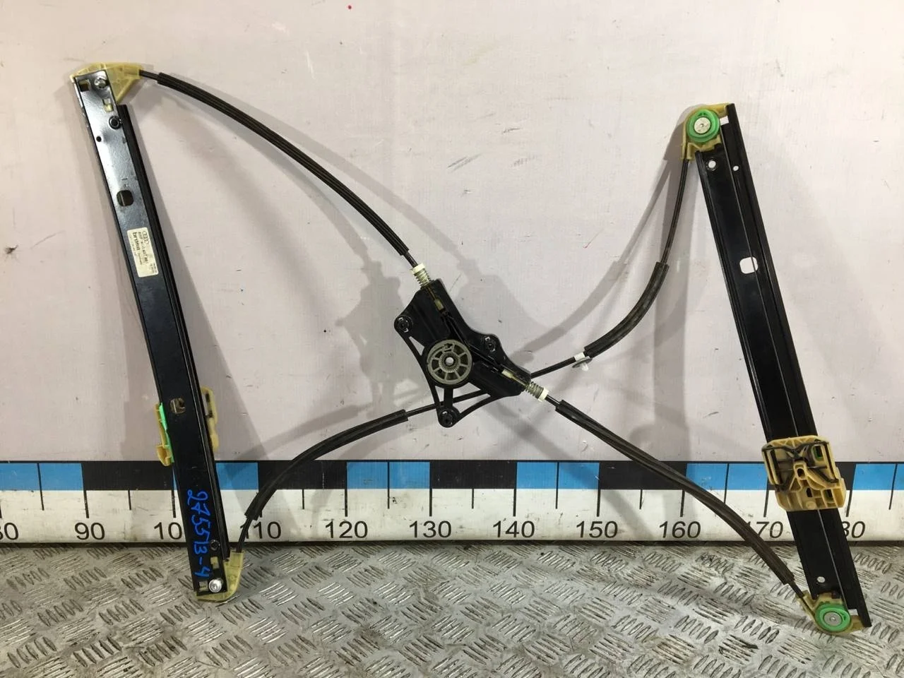 [Б/У] Стеклоподъемник электрический перед. левый [Код: 00585739 ]