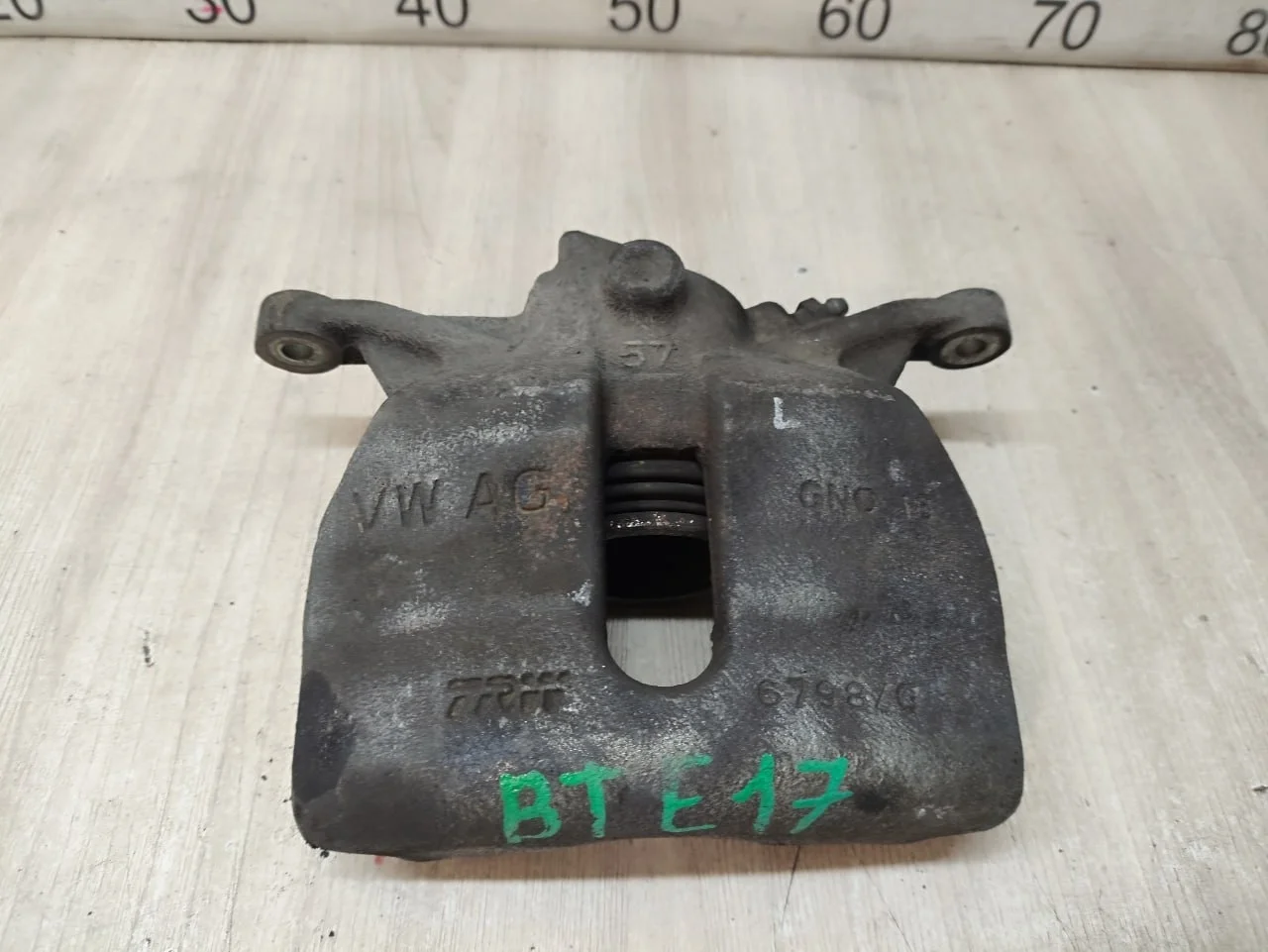 [Б/У] Суппорт тормозной передний левый [Код: 00589987 ]