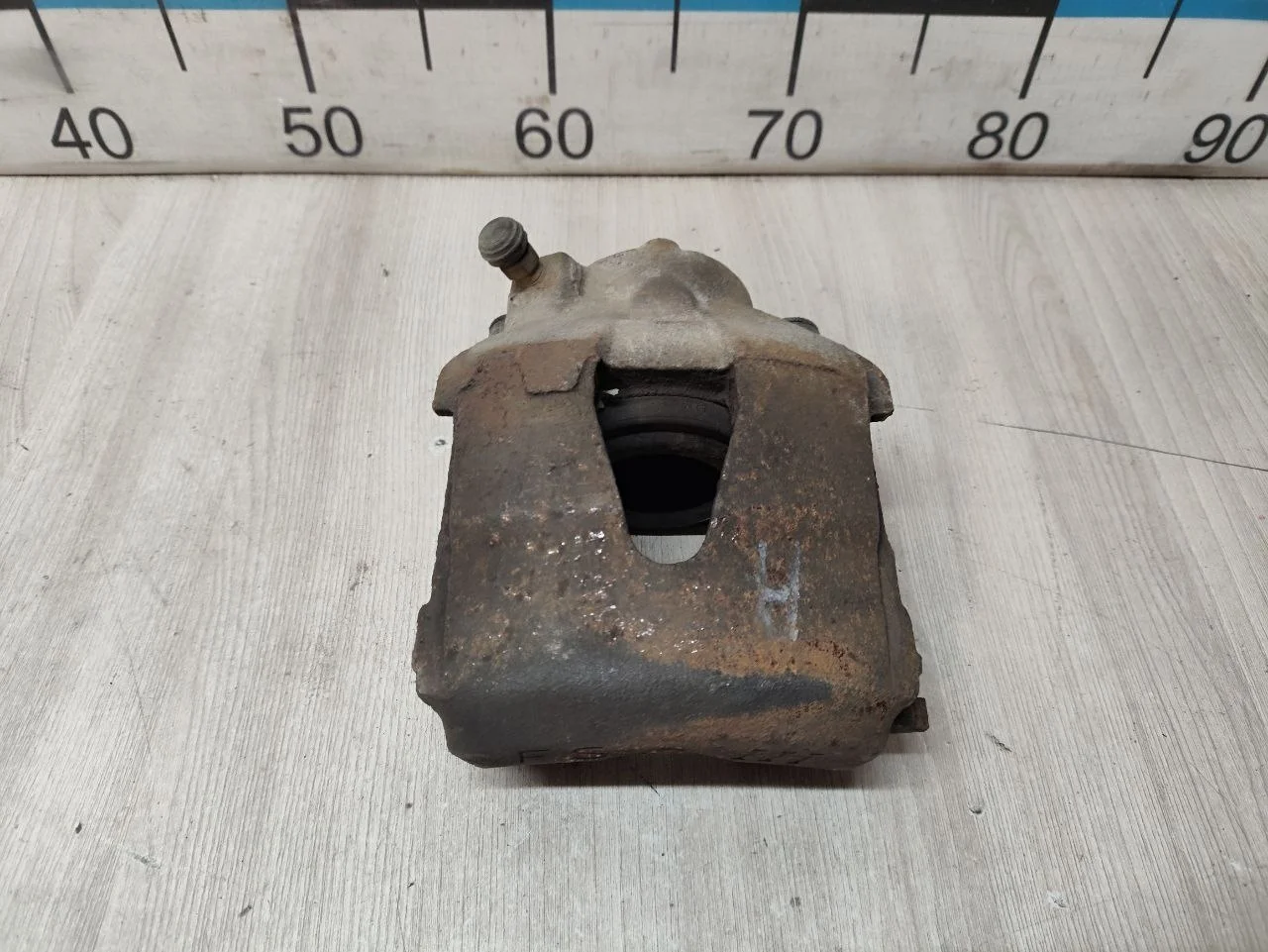 [Б/У] Суппорт тормозной передний правый [Код: 00331044 ]