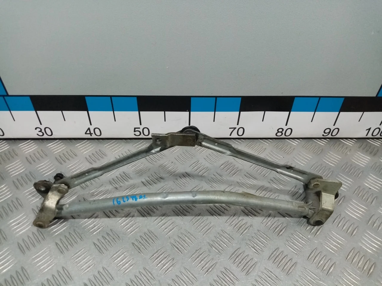 [Б/У] Трапеция стеклоочистителей [Код: 00616045 ]