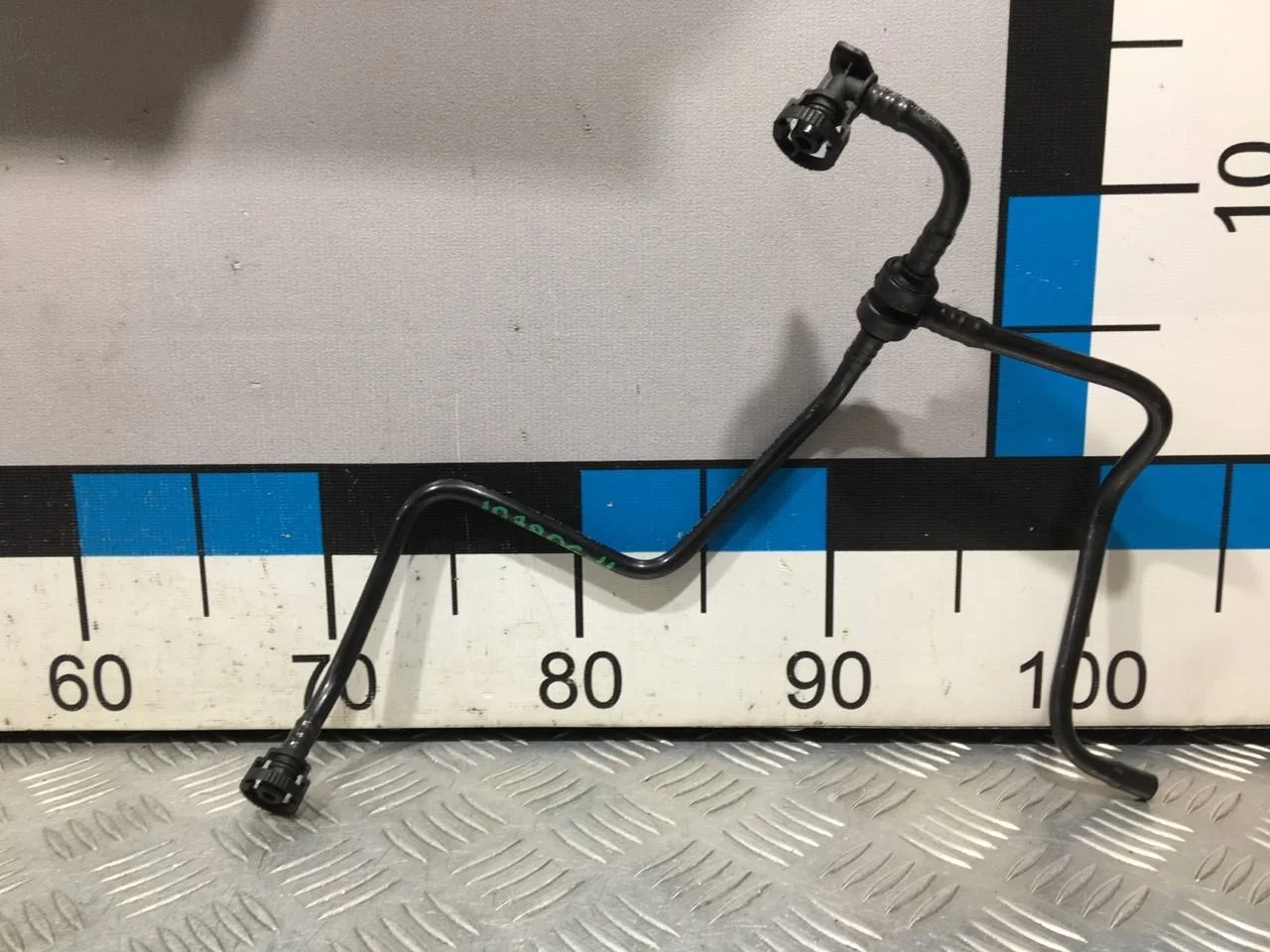 [Б/У] Трубка вакуумная - (Состояние: Отличное, без клапана 6QE906517A) [Код: 00685350 ]