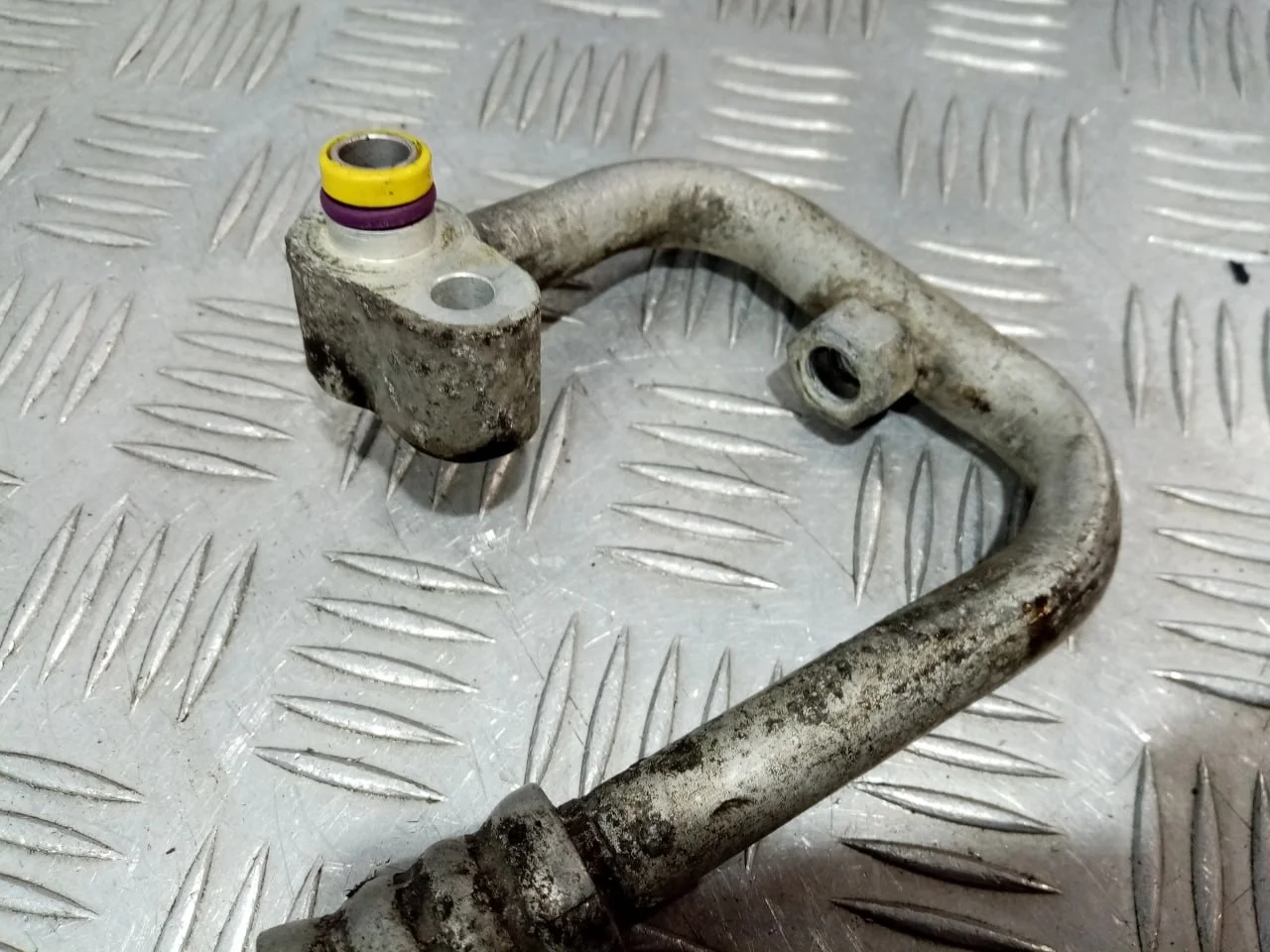 [Б/У] Трубка кондиционера - Небольшая притертость [Незначительные дефекты] [Код: 00602894 ]