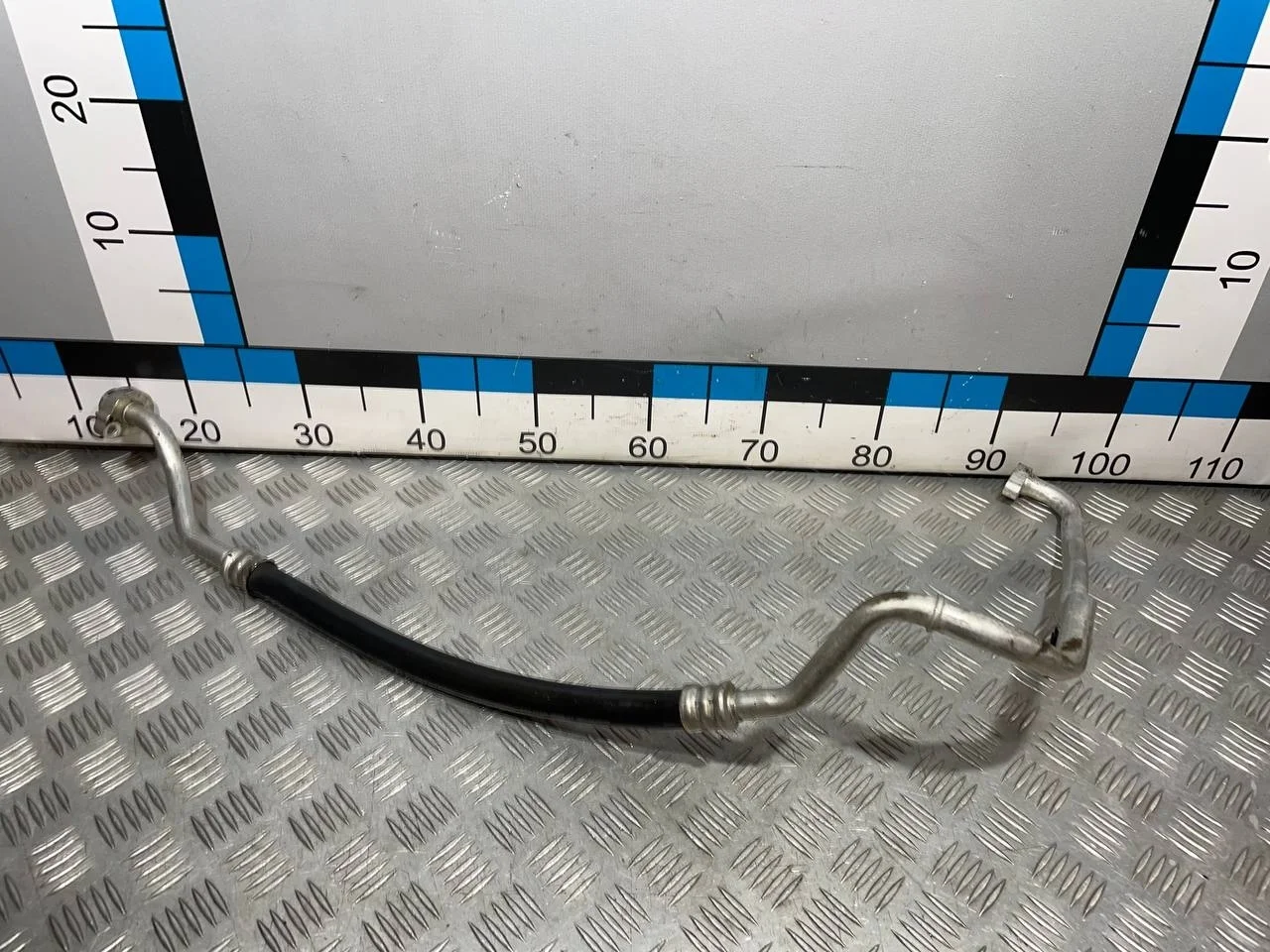 [Б/У] Трубка кондиционера [Код: 00643663 ]