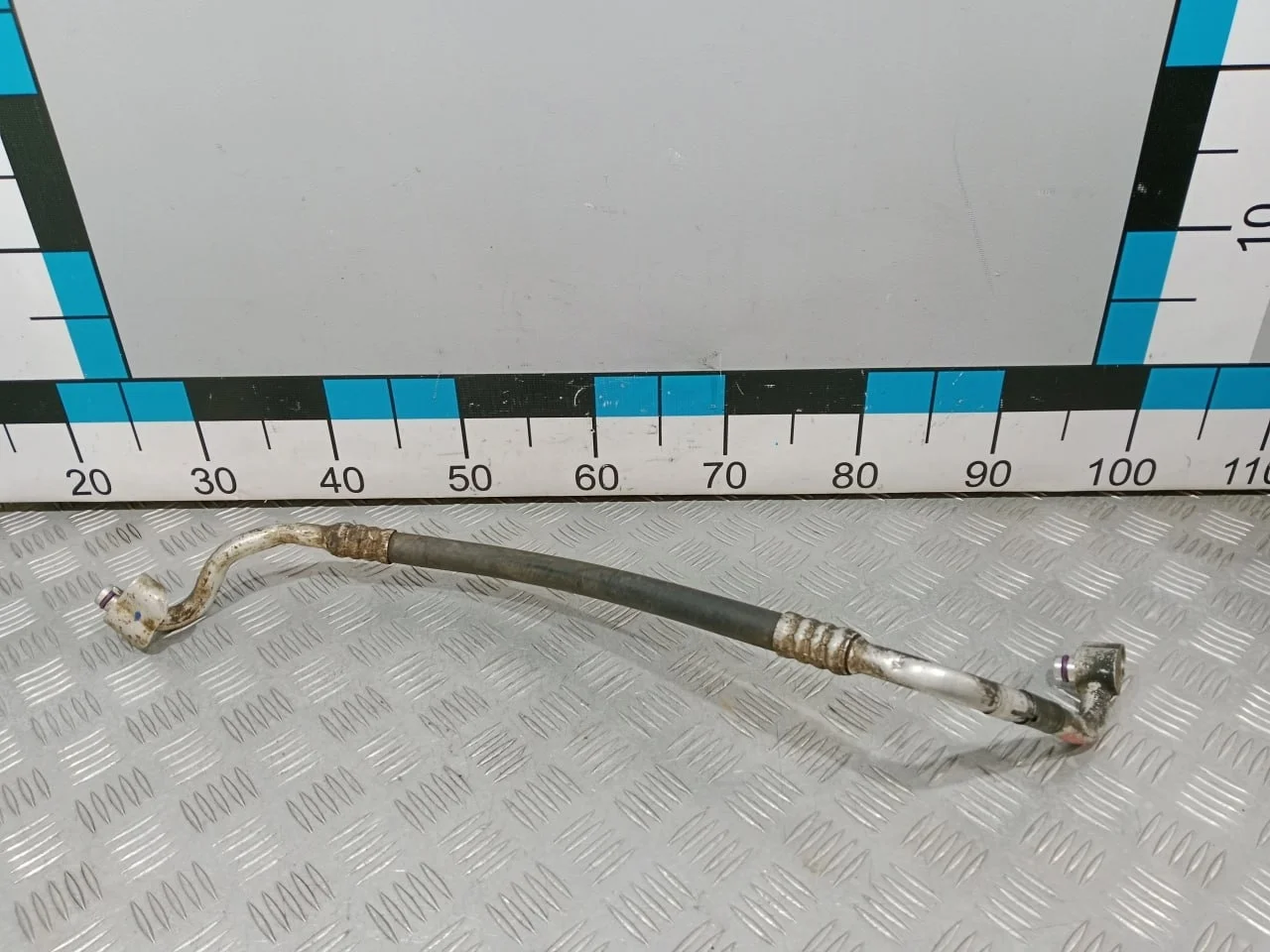 [Б/У] Трубка кондиционера VW Touareg - Царапины [Незначительные дефекты] [Код: 00674227 ]