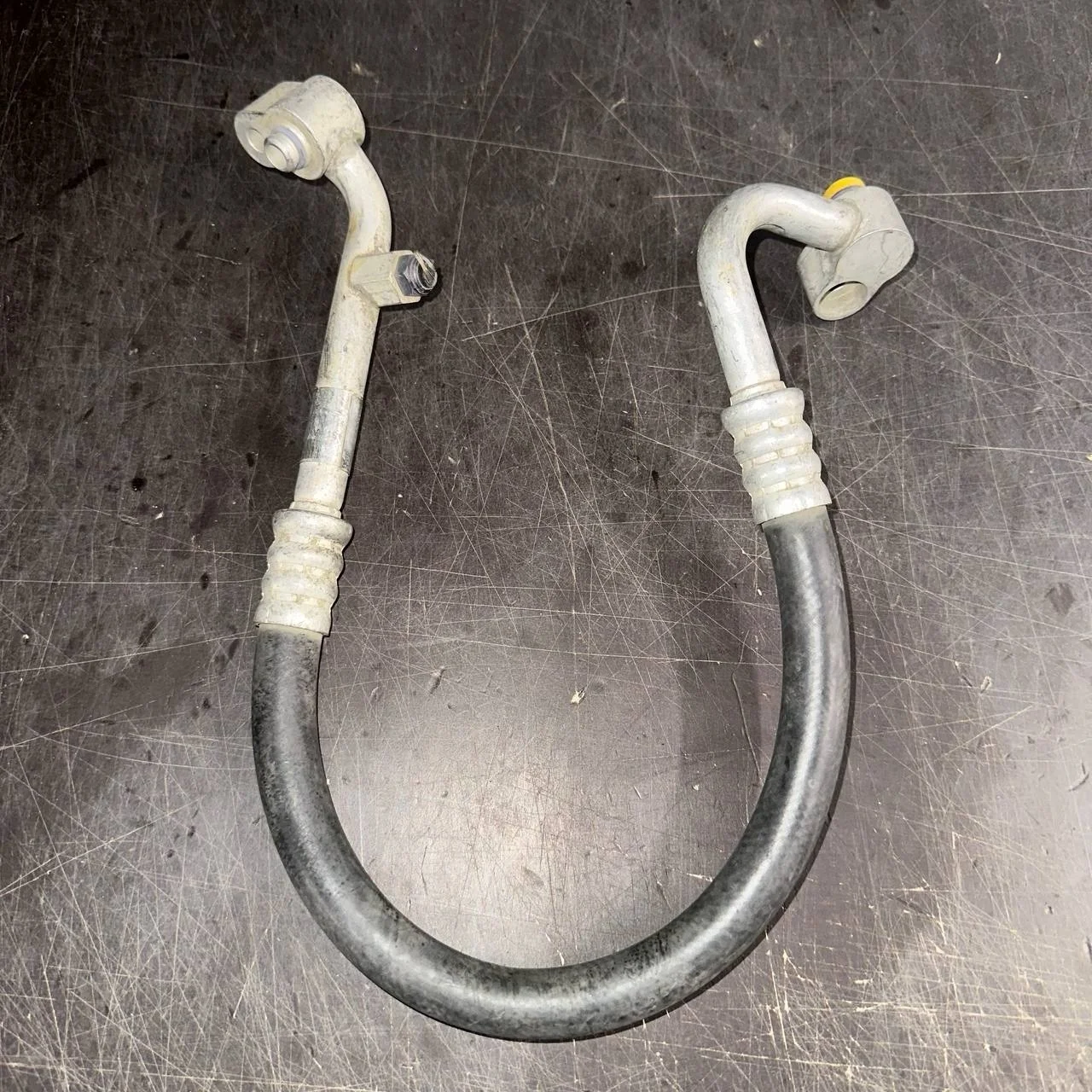 [Б/У] Трубка кондиционера от компрессора к конденсатору [Код: 00343670 ]