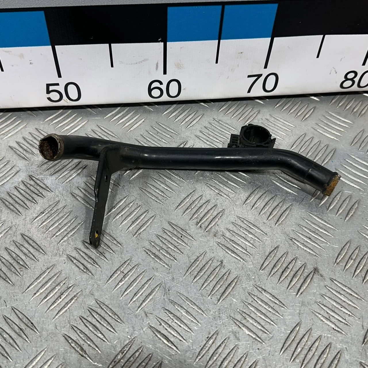 [Б/У] Трубка охлаждающей жидкости металл - без шлангов [ХОРОШЕЕ] [Код: 00294557 ]