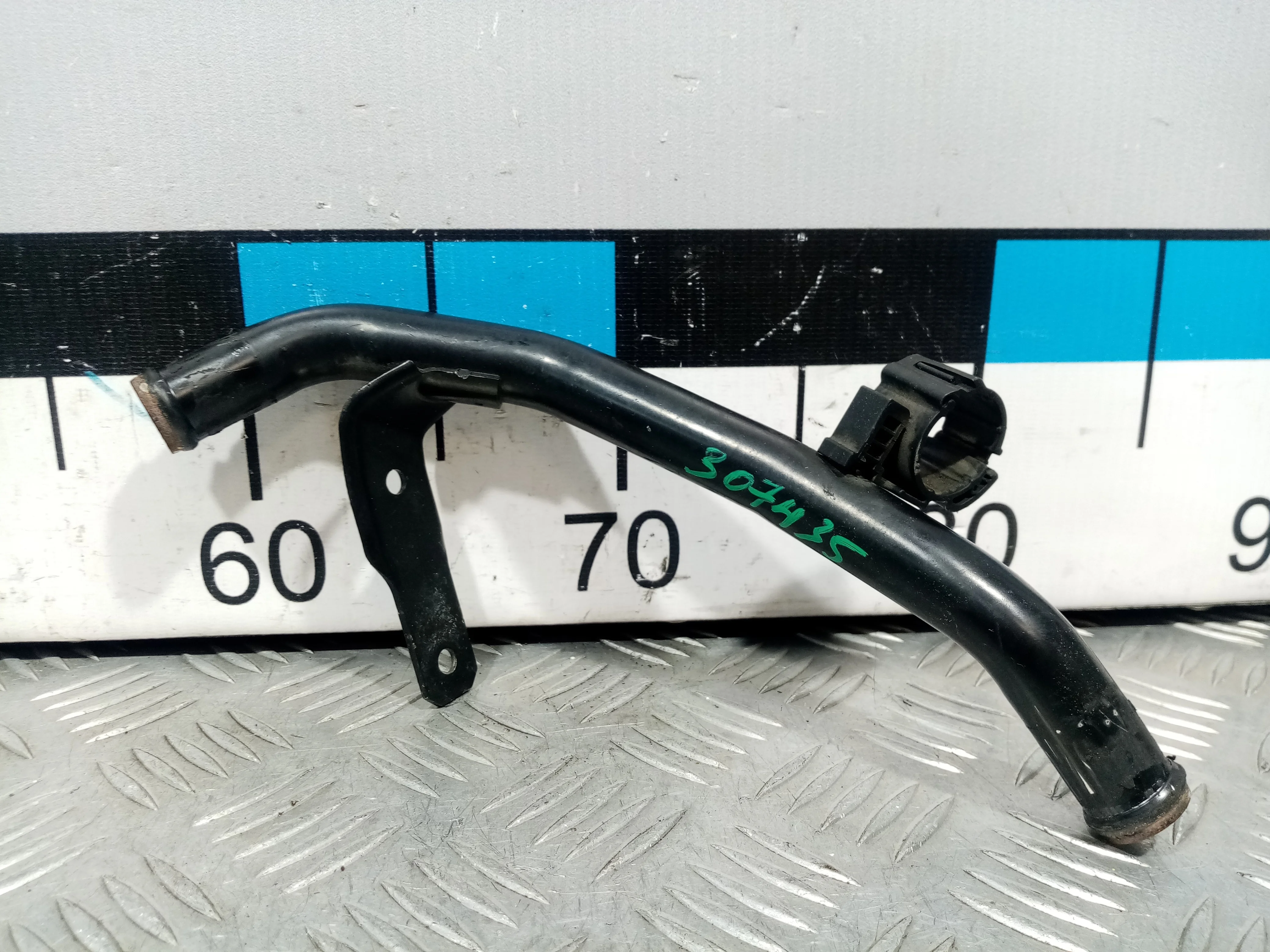 [Б/У] Трубка охлаждающей жидкости металл - Без шлангов [ХОРОШЕЕ] [Код: 00435602 ]