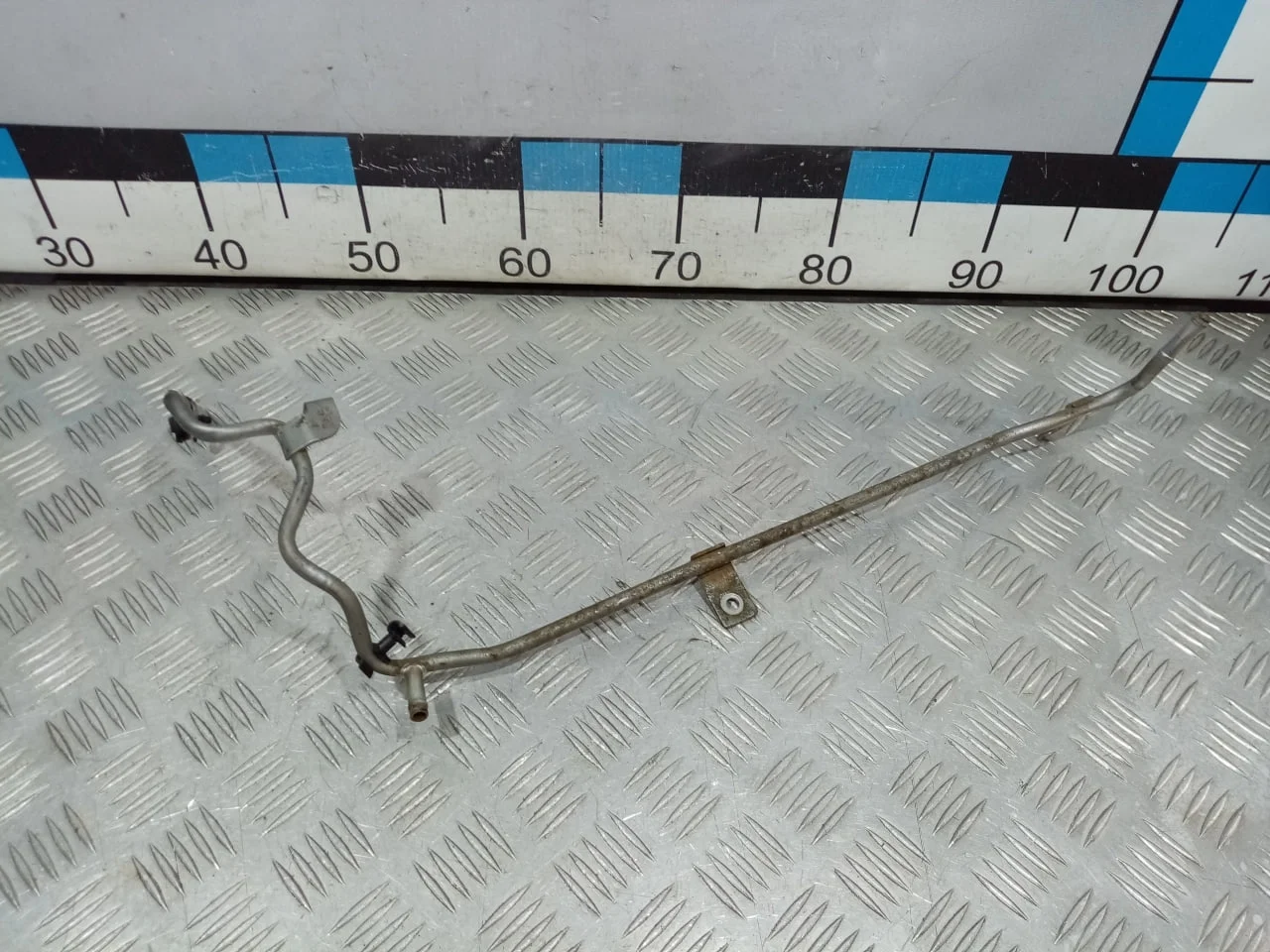 [Б/У] Трубка охлаждающей жидкости металлическая [Код: 00583939 ]