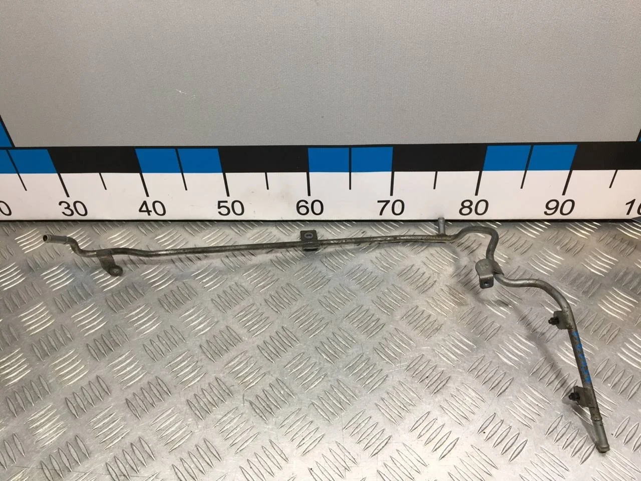 [Б/У] Трубка охлаждающей жидкости металлическая [Код: 00615182 ]