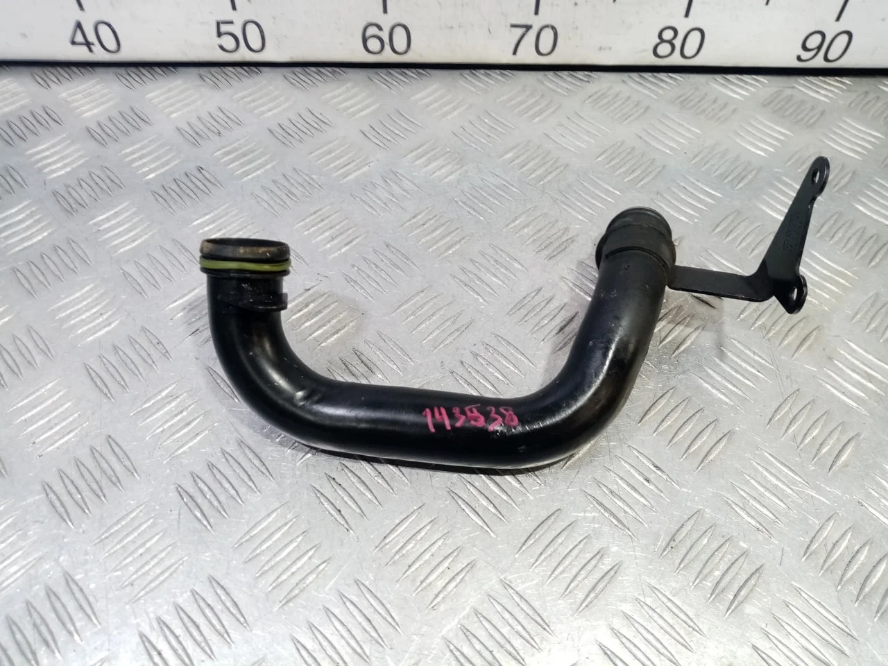 [Б/У] Трубка охлаждающей жидкости металлическая [Код: 00580939 ]