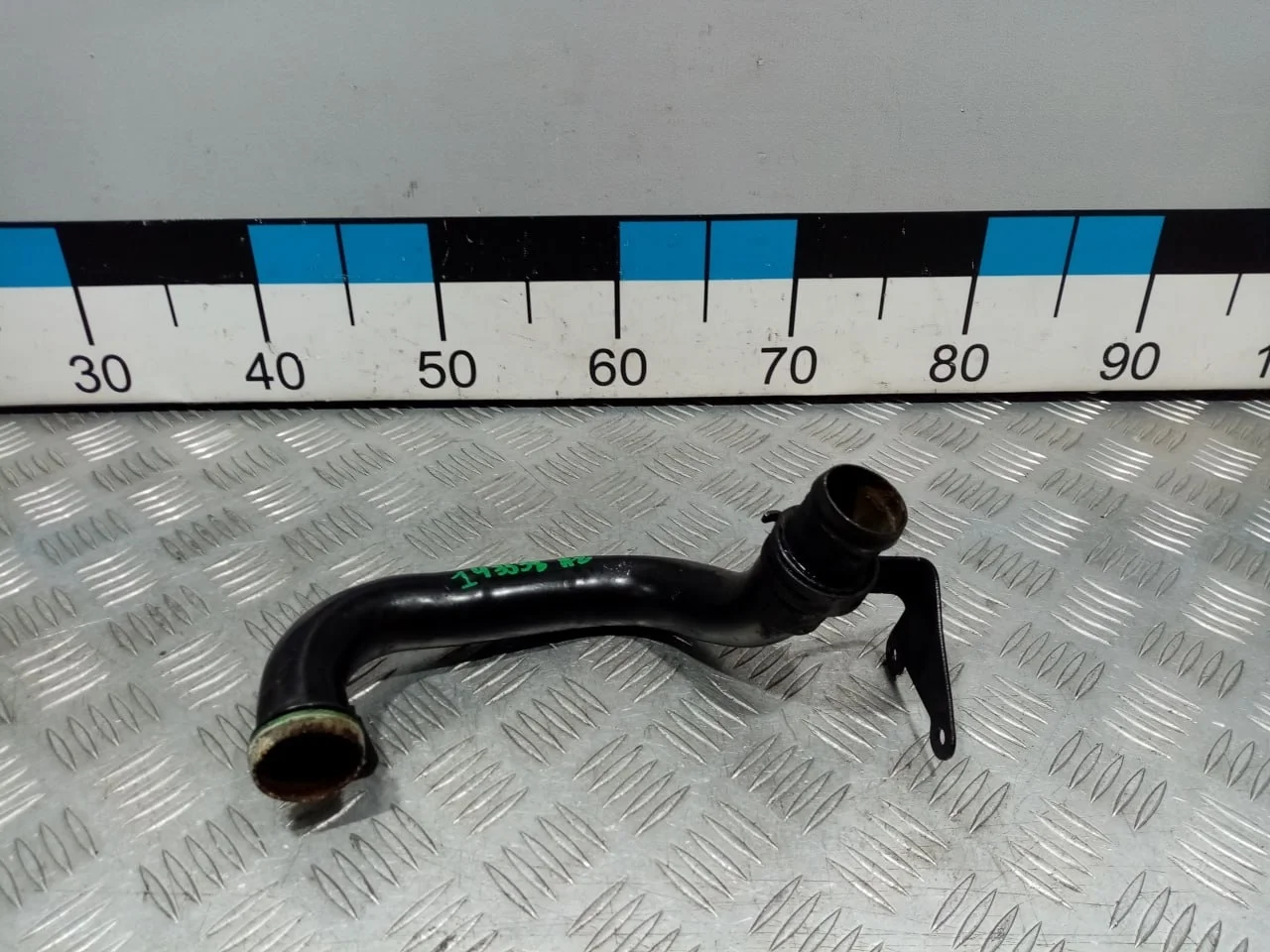 [Б/У] Трубка охлаждающей жидкости металлическая [Код: 00649474 ]