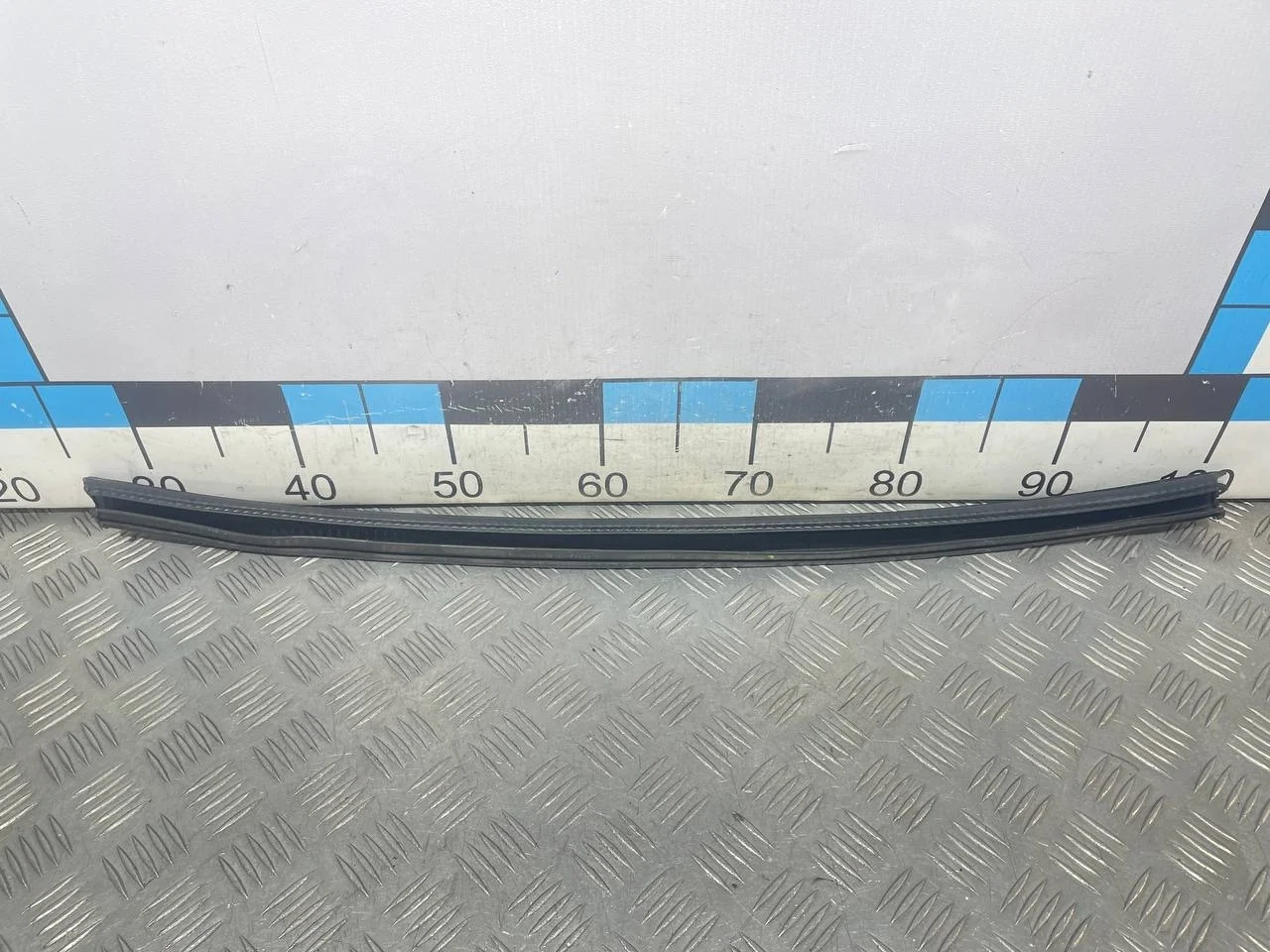 [Б/У] Уплотнитель стекла внутренний [Код: 00583729 ]