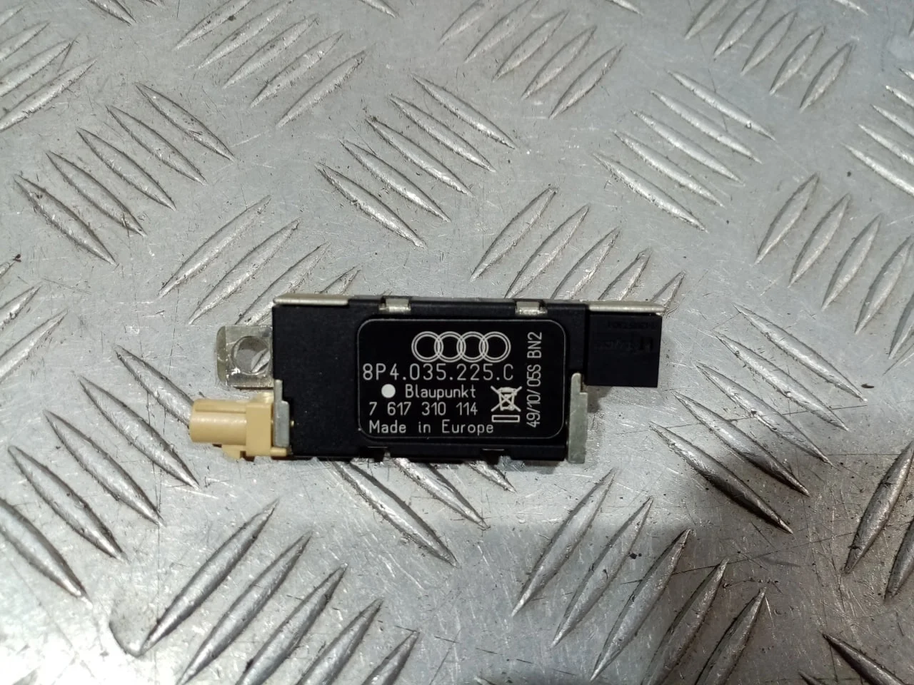 [Б/У] Усилитель антенны Audi A3 [Код: 00680499 ]