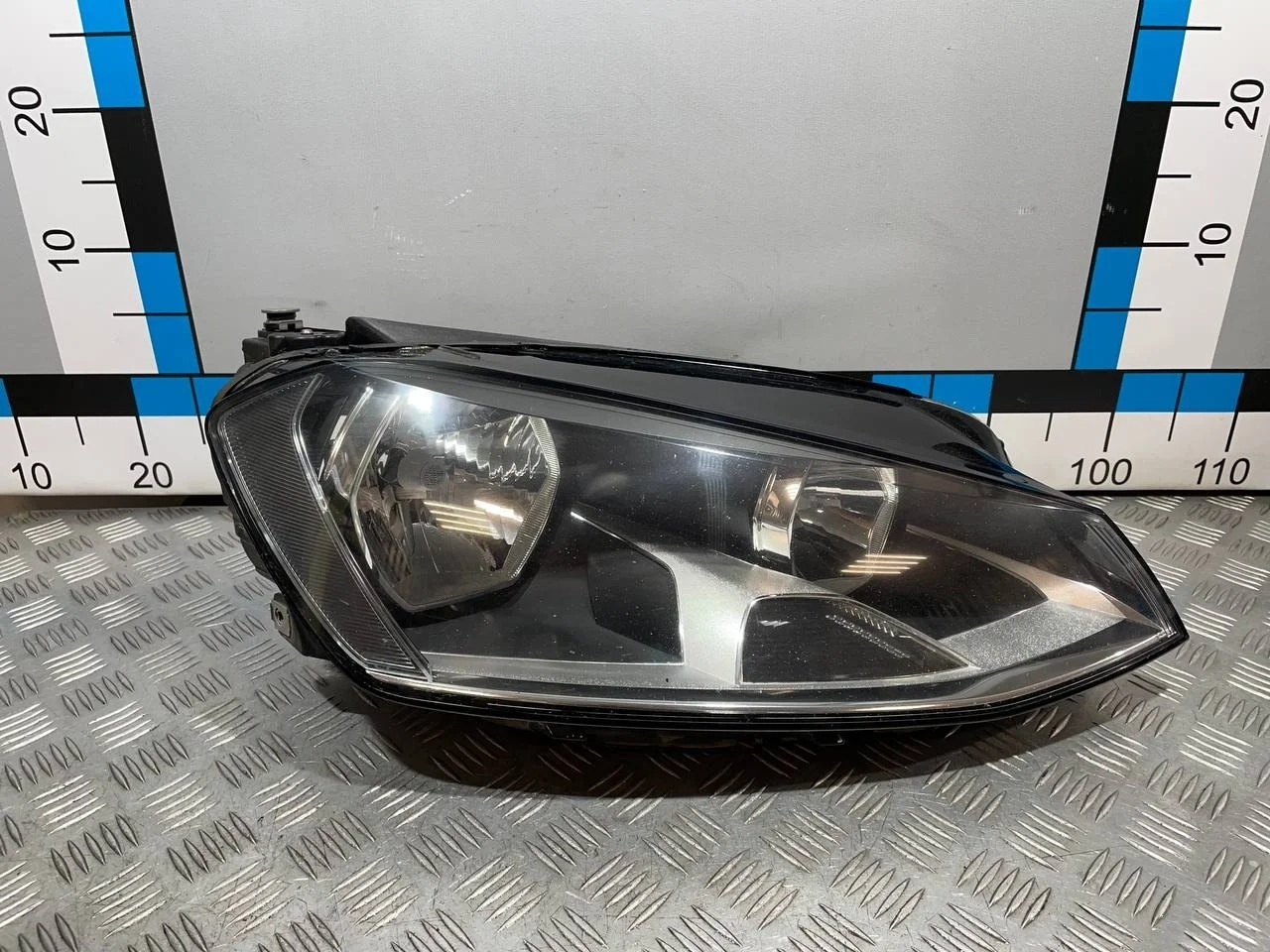 [Б/У] Фара правая VW Golf VII [Код: 00640301 ]