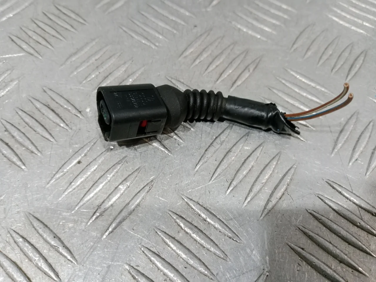 [Б/У] Фишка 2 контакта [Код: 00677645 ]