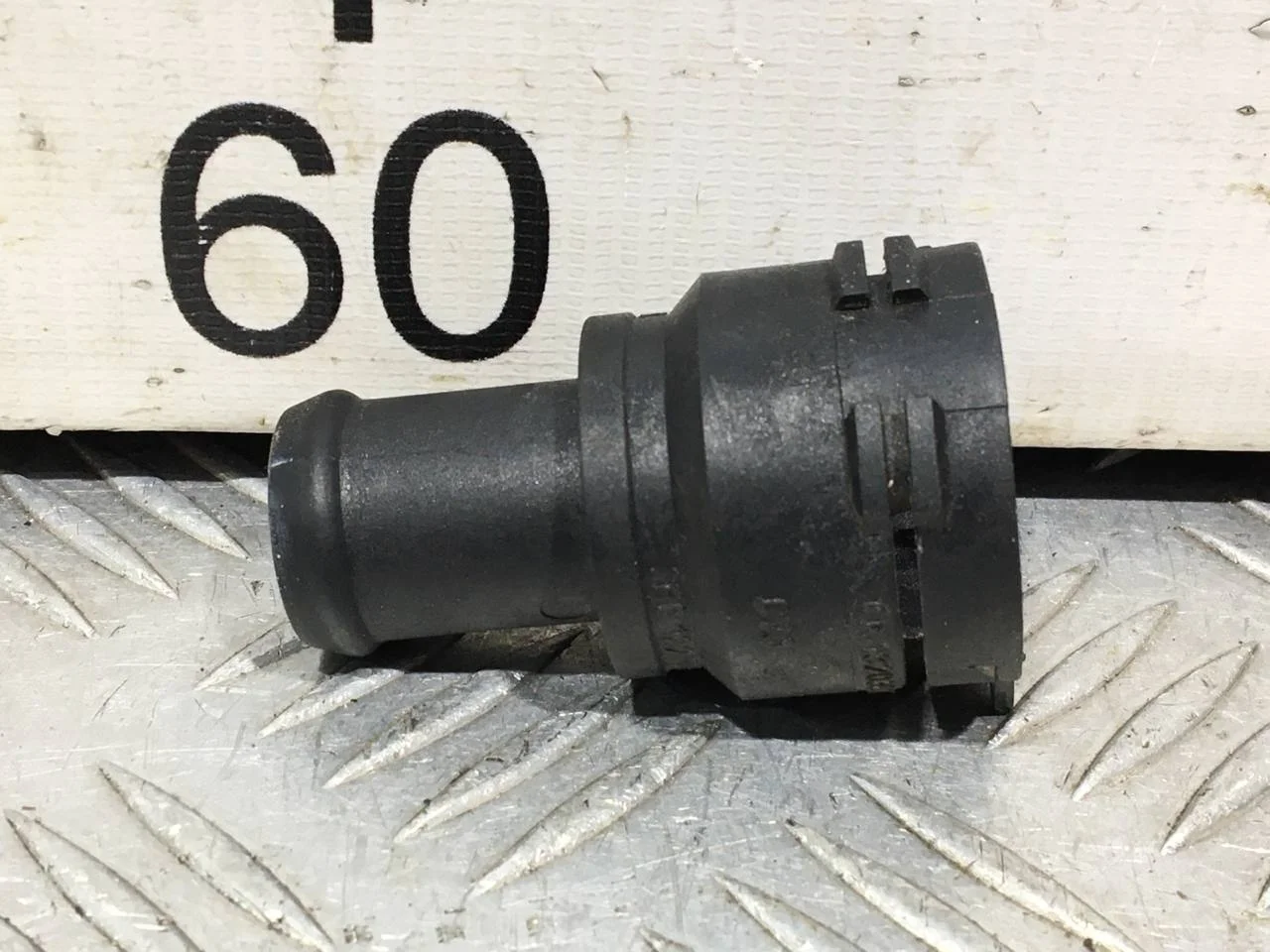 [Б/У] Фланец системы охлаждения [Код: 00652312 ]