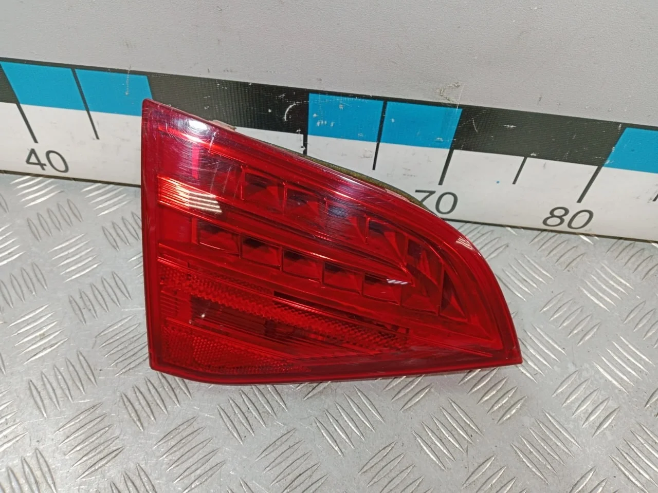 [Б/У] Фонарь задний внутренний левый Audi A4 [Код: 00673117 ]