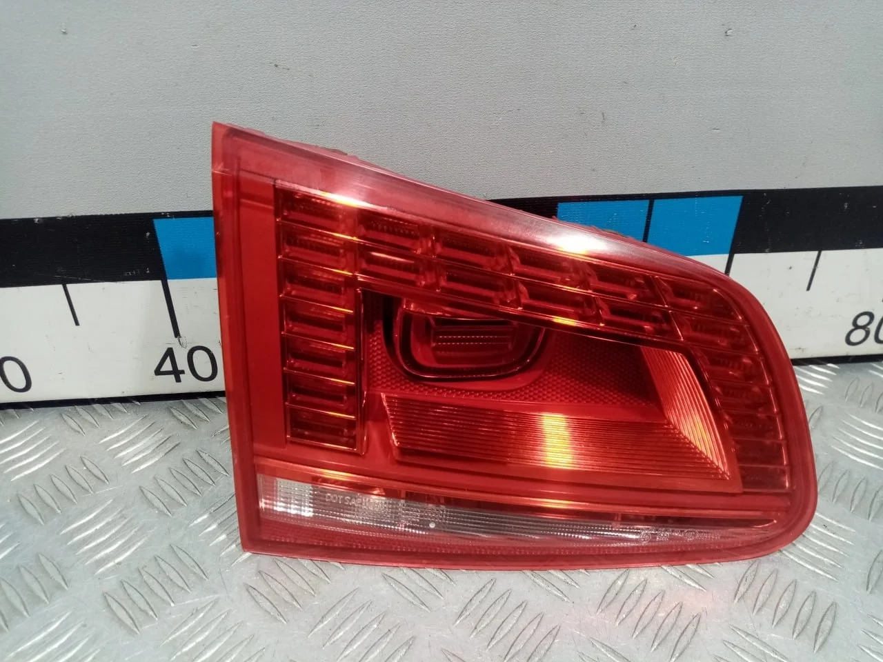 [Б/У] Фонарь задний внутренний левый Touareg [Код: 00670447 ]