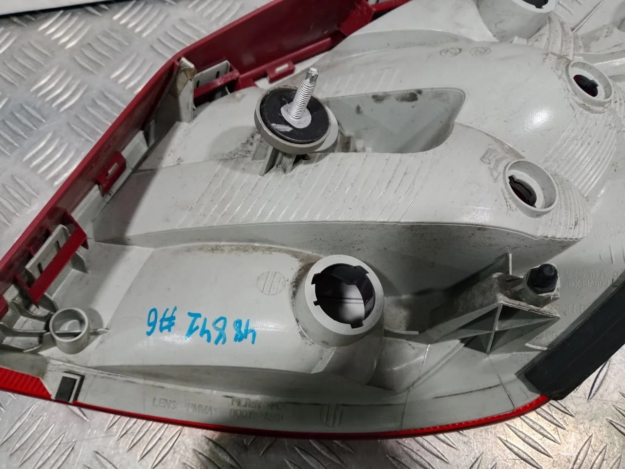 [Б/У] Фонарь задний левый Fabia правый руль [Код: 00595101 ]