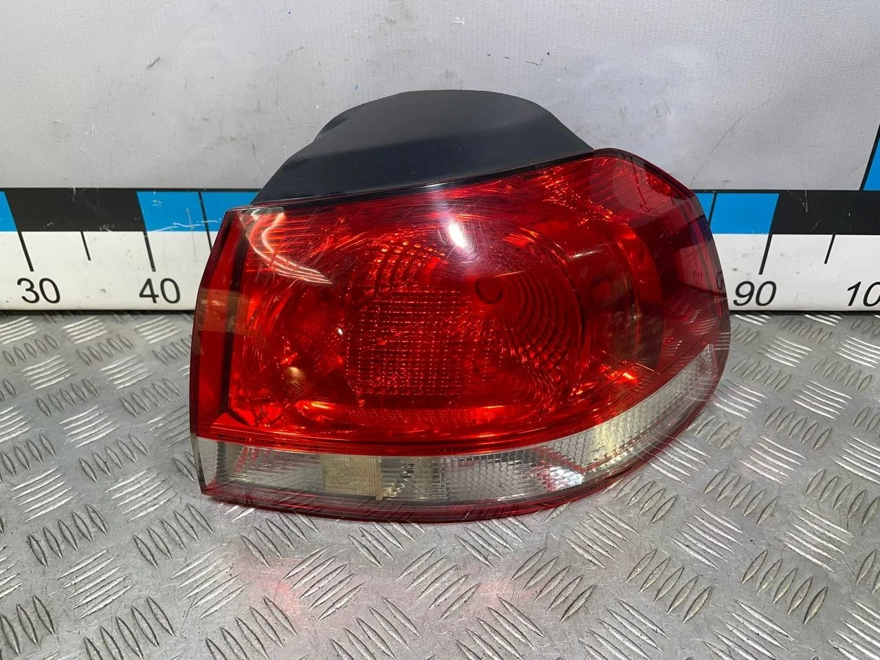 [Б/У] Фонарь задний наружный правый VW Golf VI [Код: 00528174 ]