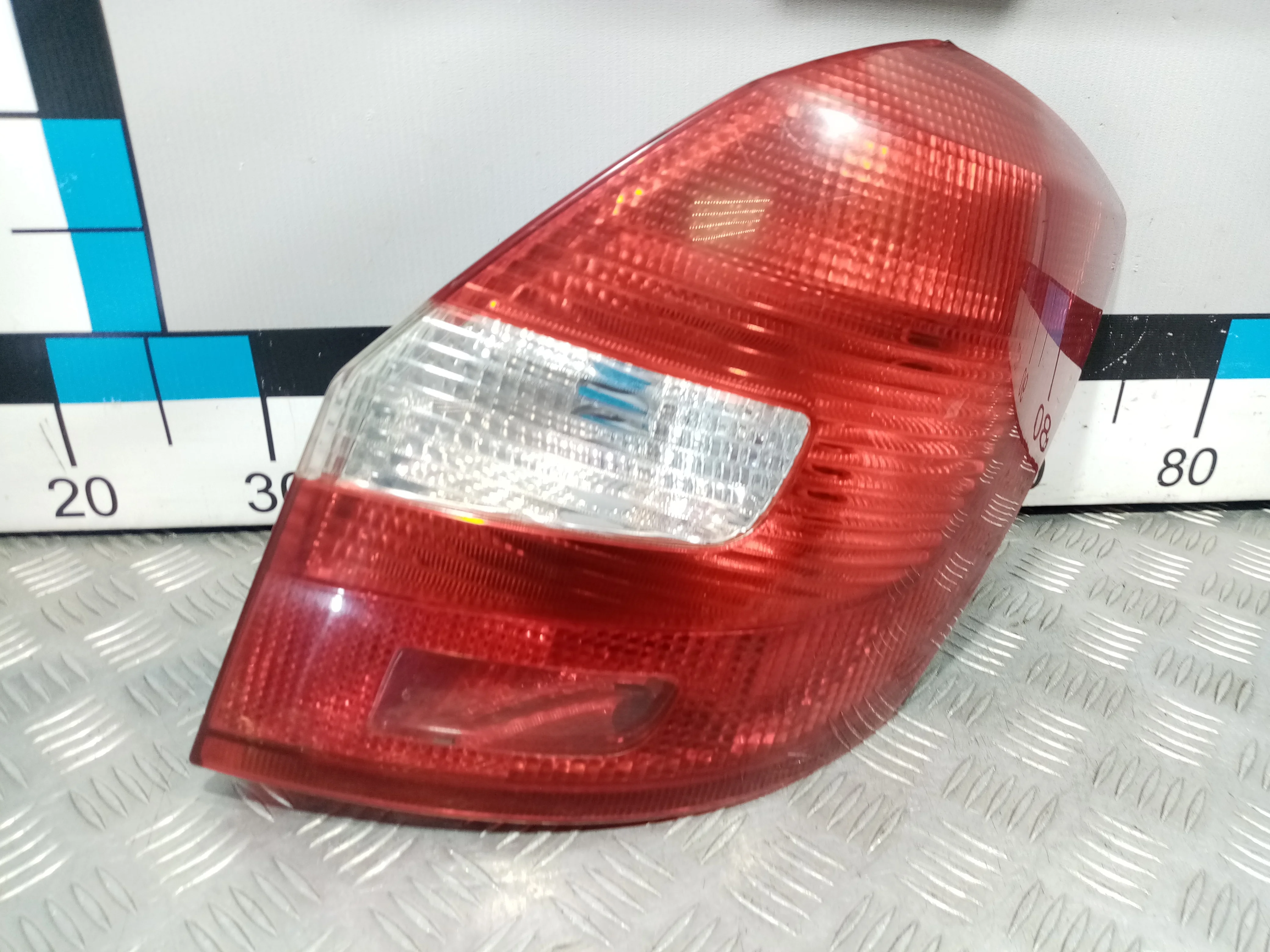 [Б/У] Фонарь задний правый Fabia правый руль [Код: 00468215 ]