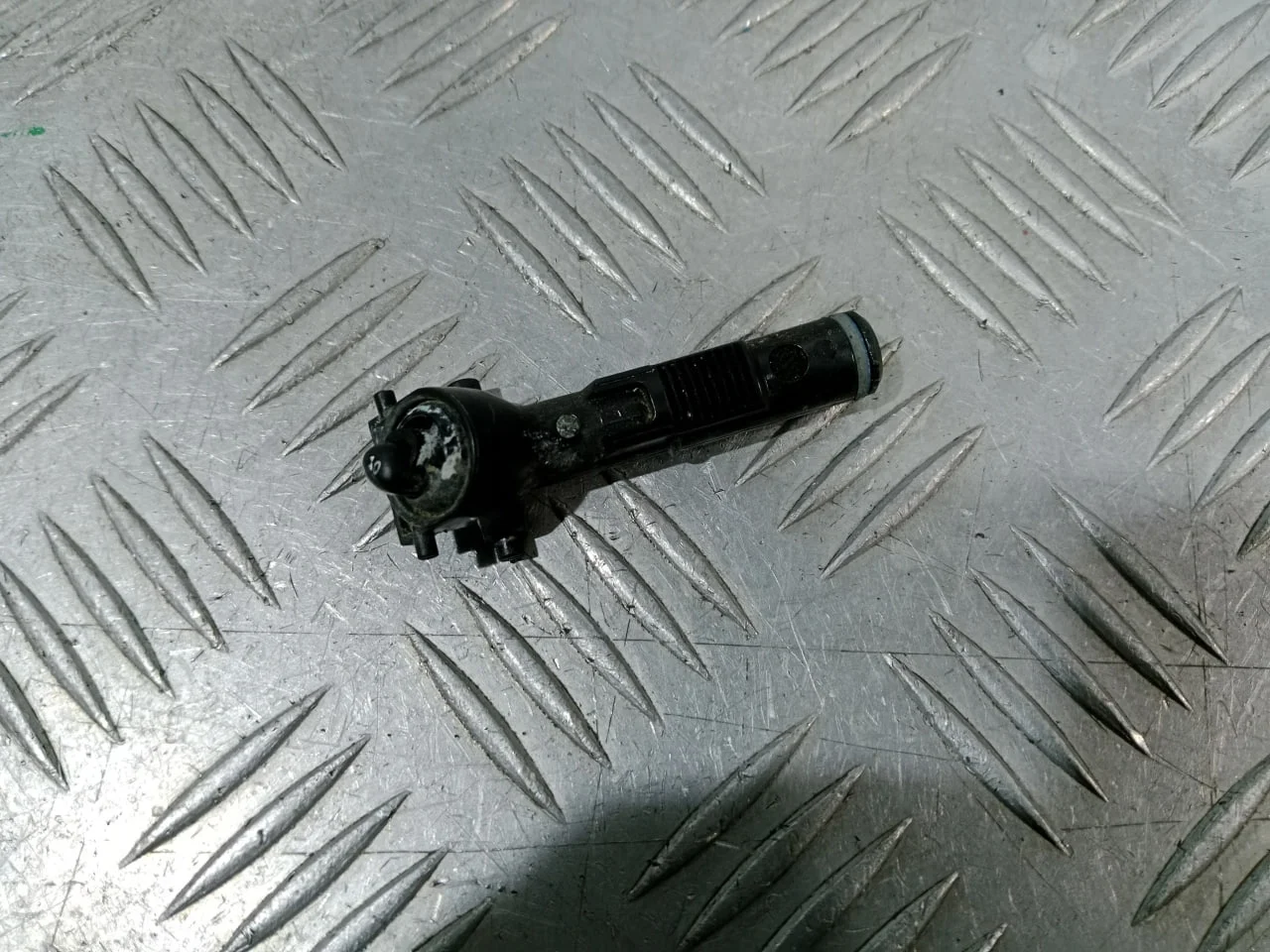 [Б/У] Форсунка омывателя фары правая [Код: 00669147 ]