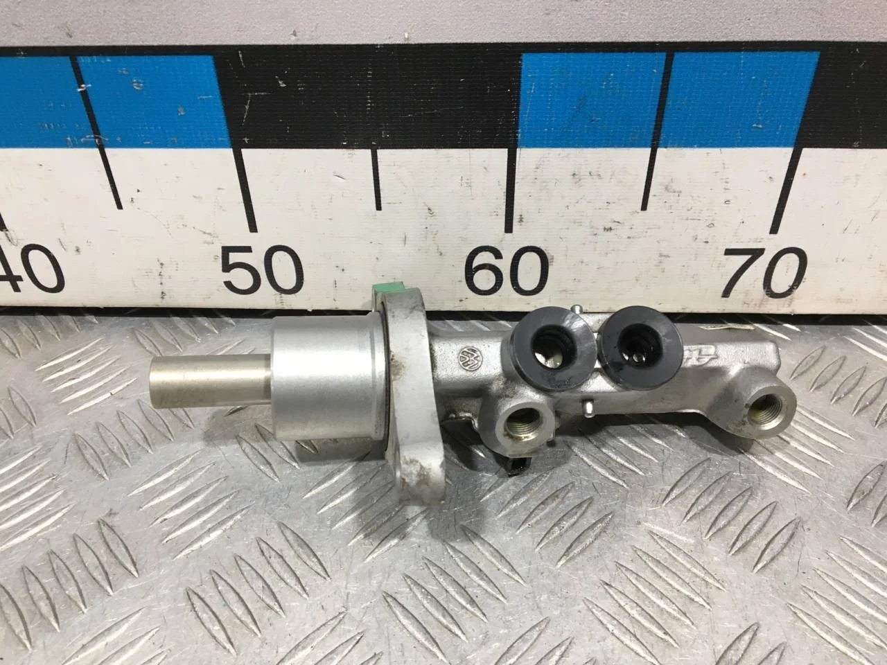 [Б/У] Цилиндр тормозной главный VAG - (Состояние: пробег 112т) [Код: 00674233 ]