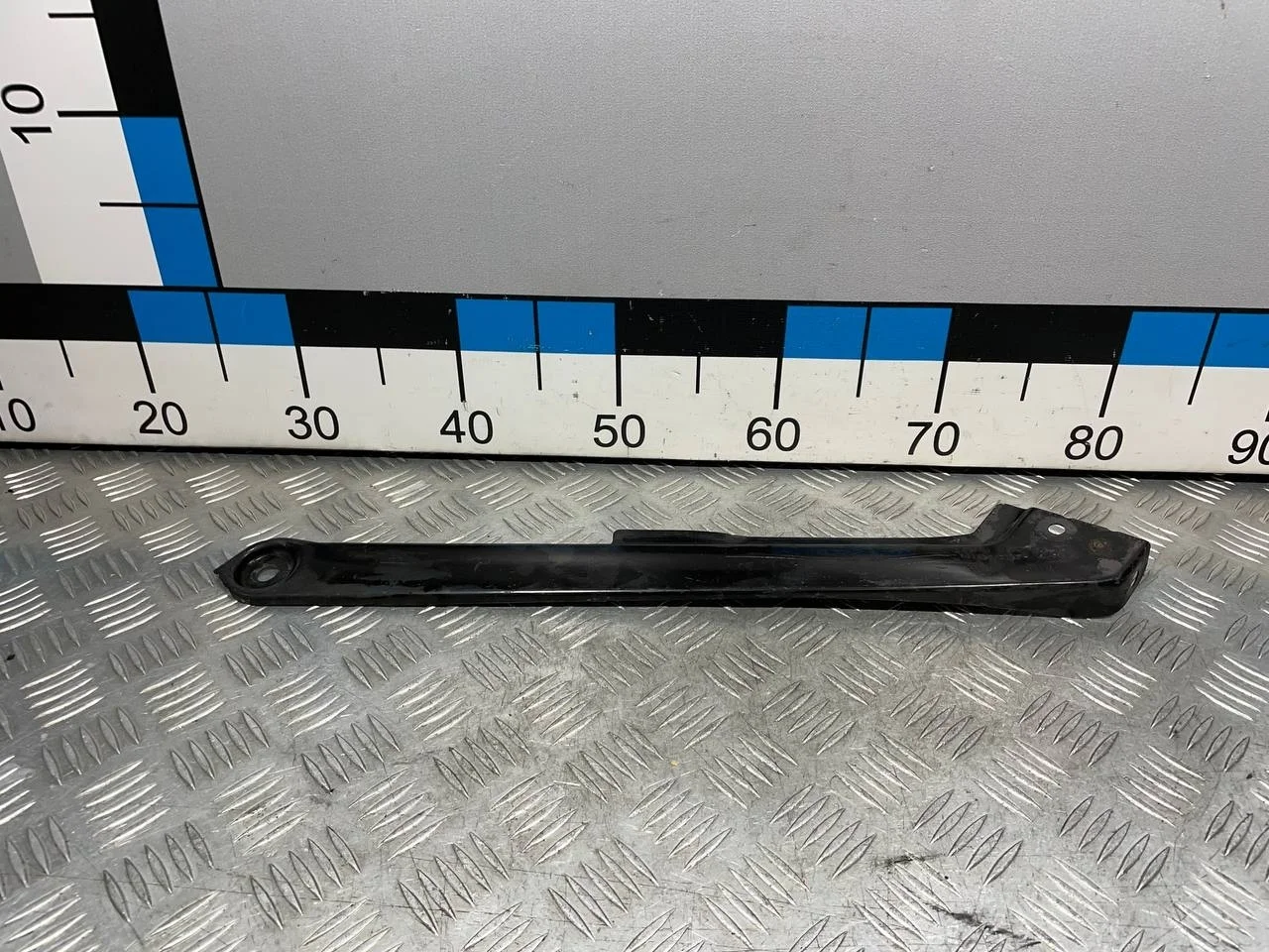 [Б/У] Элемент передней панели правый VW Golf VII [Код: 00640932 ]