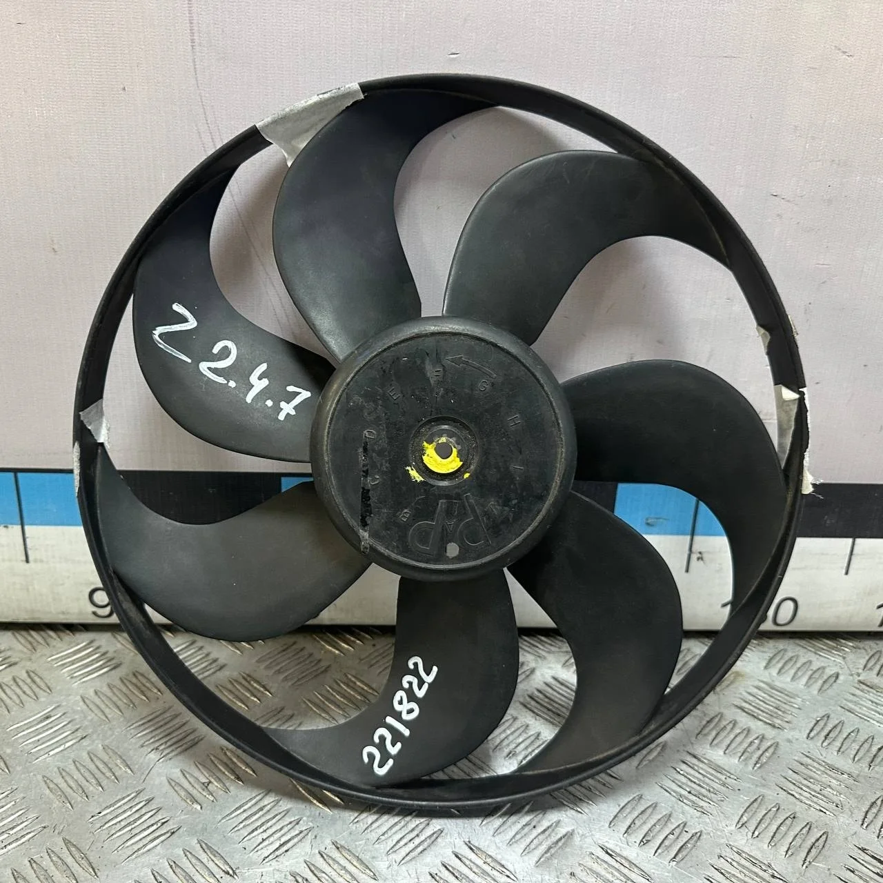 [ЧАСТЬ Б/У] Вентилятор радиатора - только крыльчатка вентилятора радиатора [Код: 00570189 ]