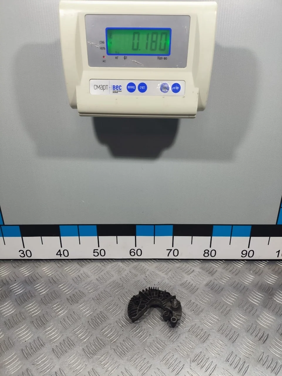 [ЧАСТЬ Б/У] Генератор 12V / 140A - Только диодный мост [Код: 00615886 ]