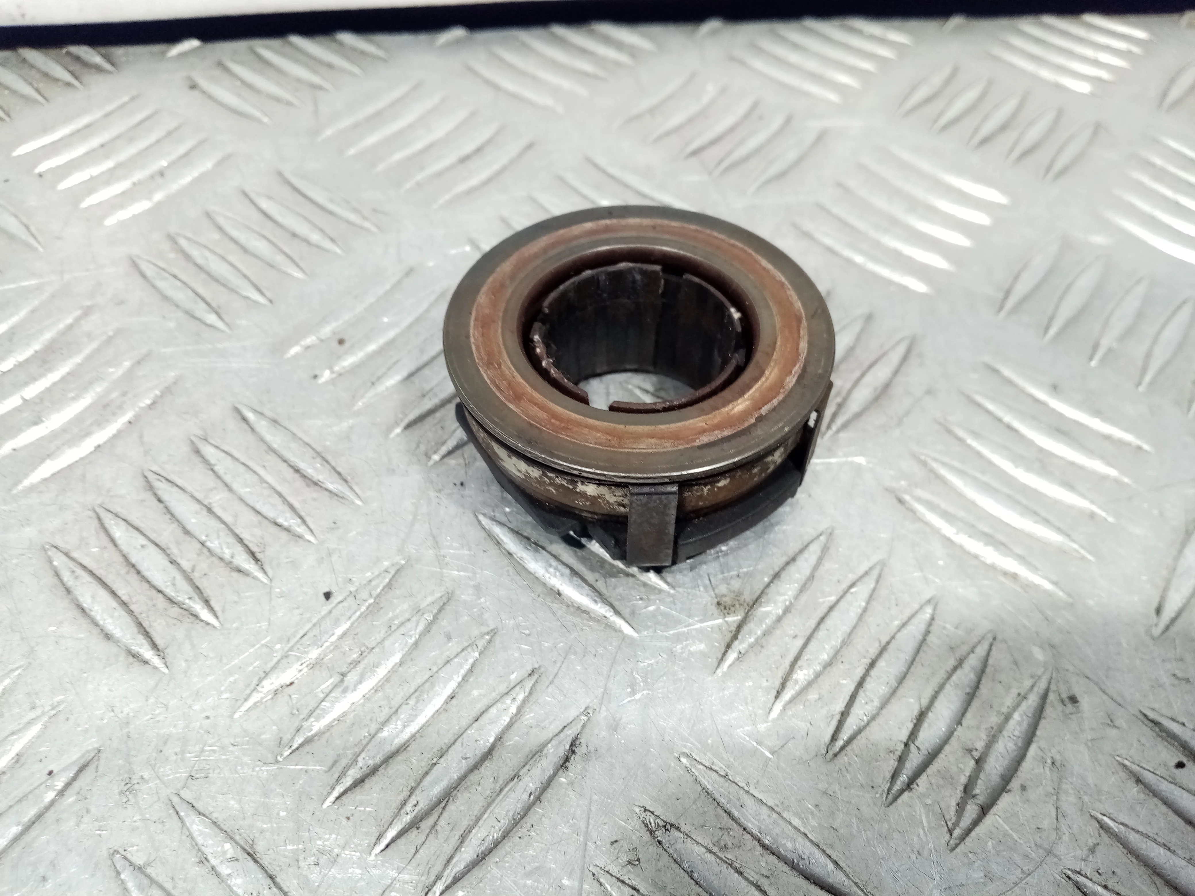 [ЧАСТЬ Б/У] Подшипник выжимной c вилкой сцепления - Подшипник [Код: 00423096 ]