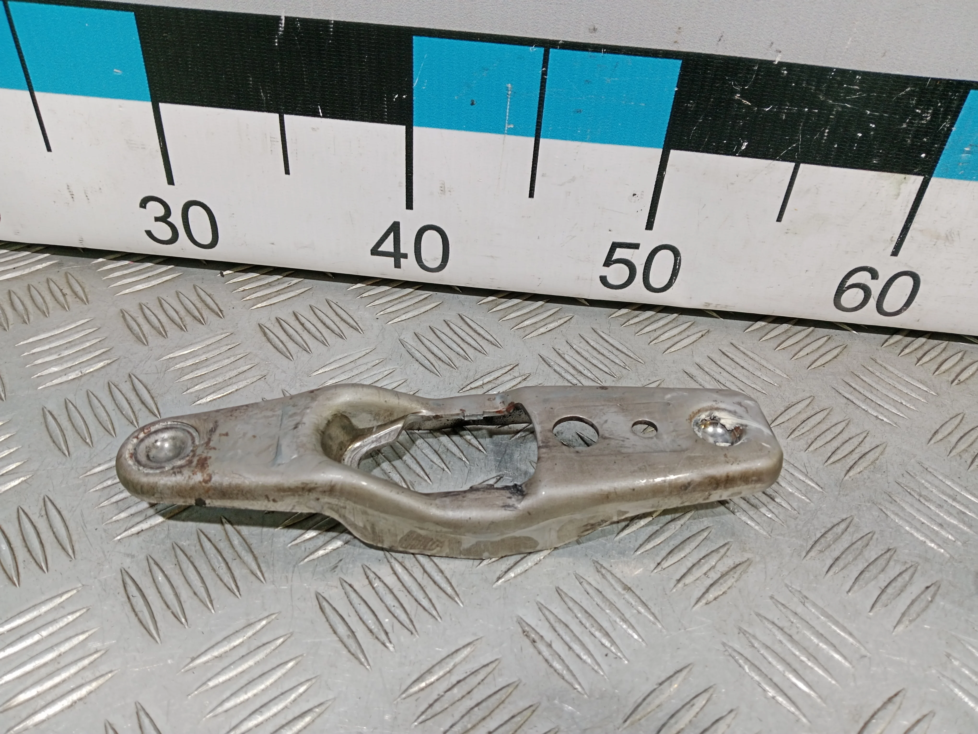 [ЧАСТЬ Б/У] Подшипник выжимной c вилкой сцепления - Только вилка [Код: 00438920 ]