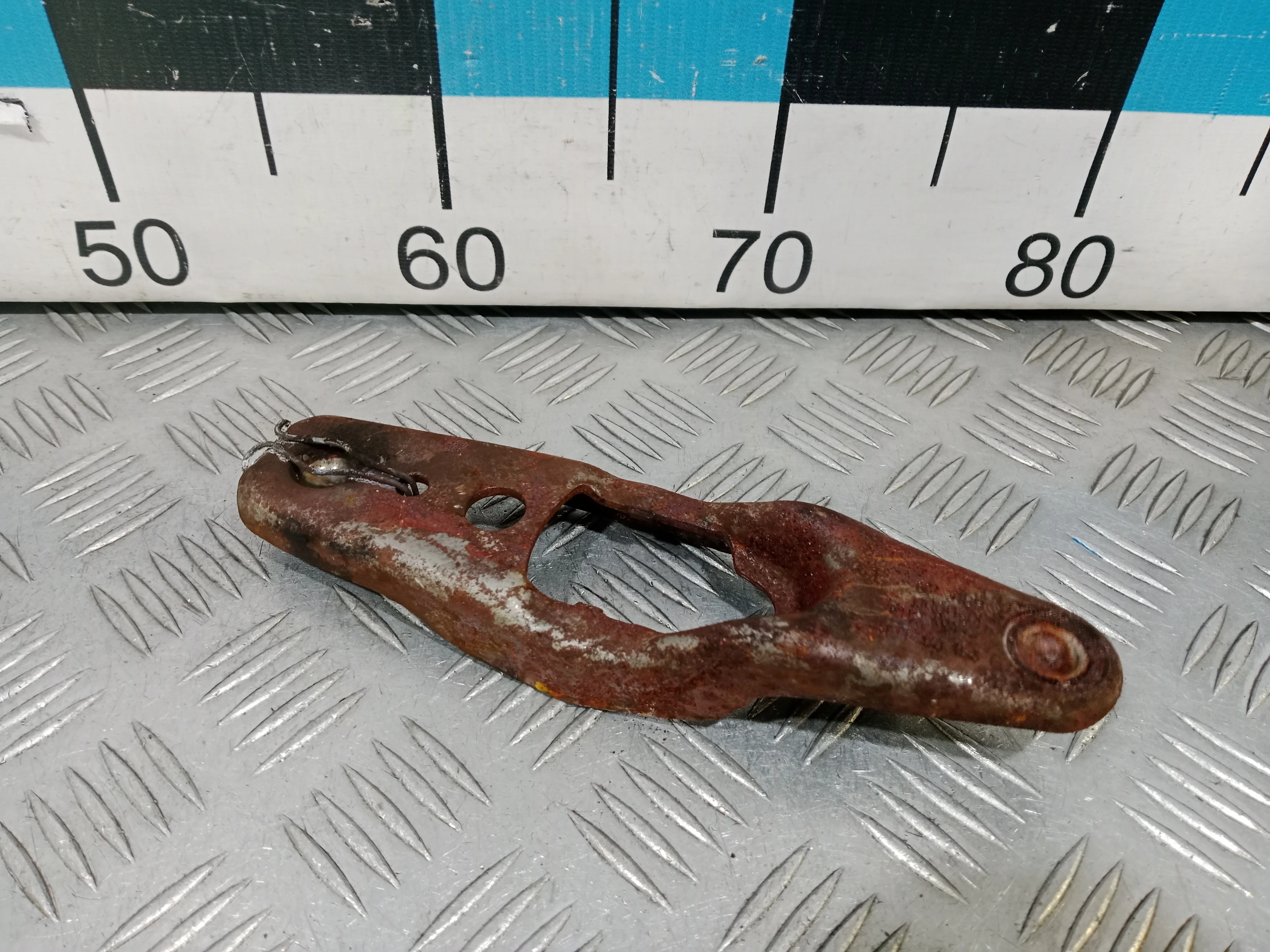 [ЧАСТЬ Б/У] Подшипник выжимной c вилкой сцепления - Только вилка [Код: 00449563 ]